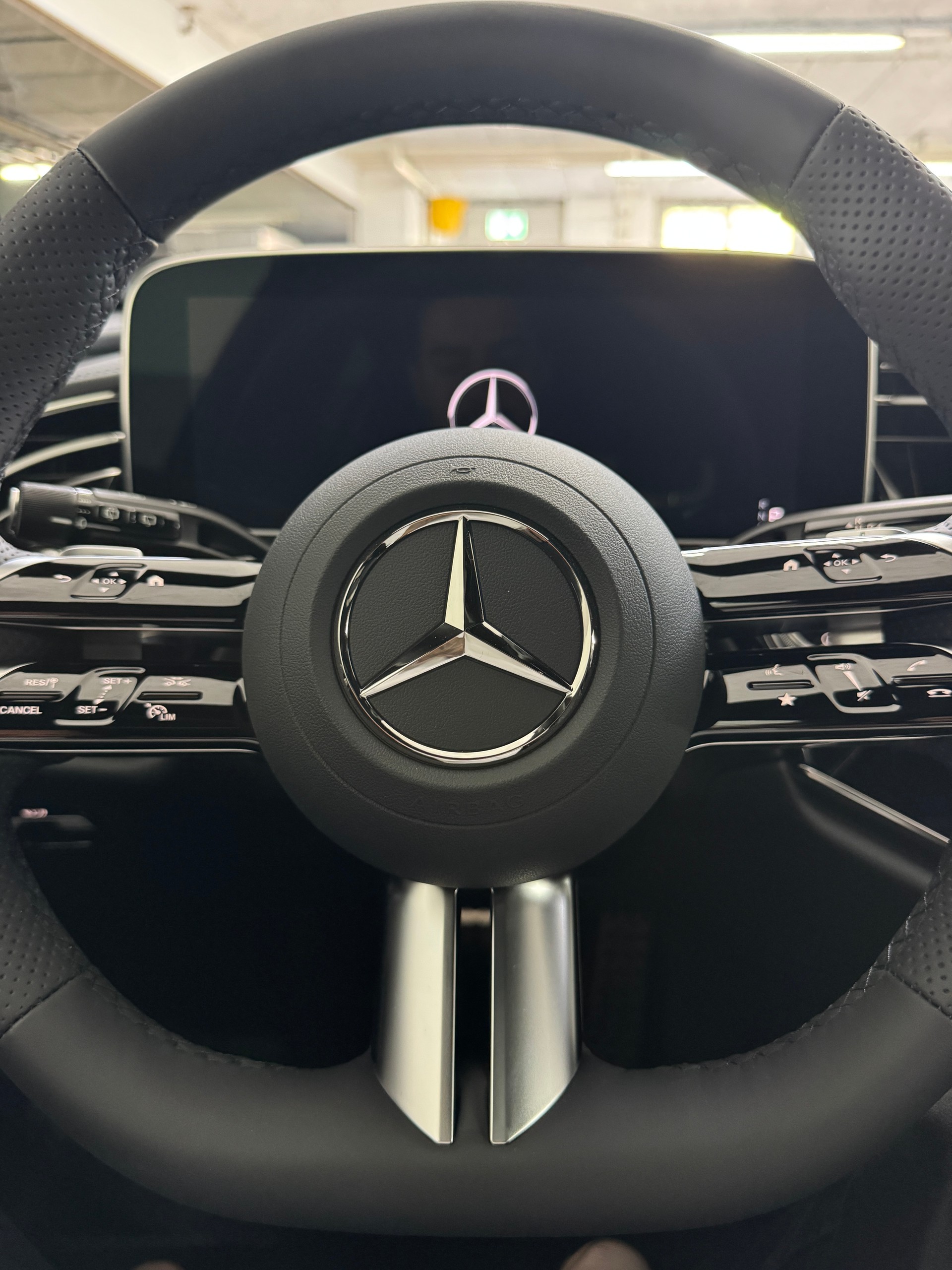 MERCEDES-BENZ E 220 d 4MATIC T-Modell Swiss Star-image-10