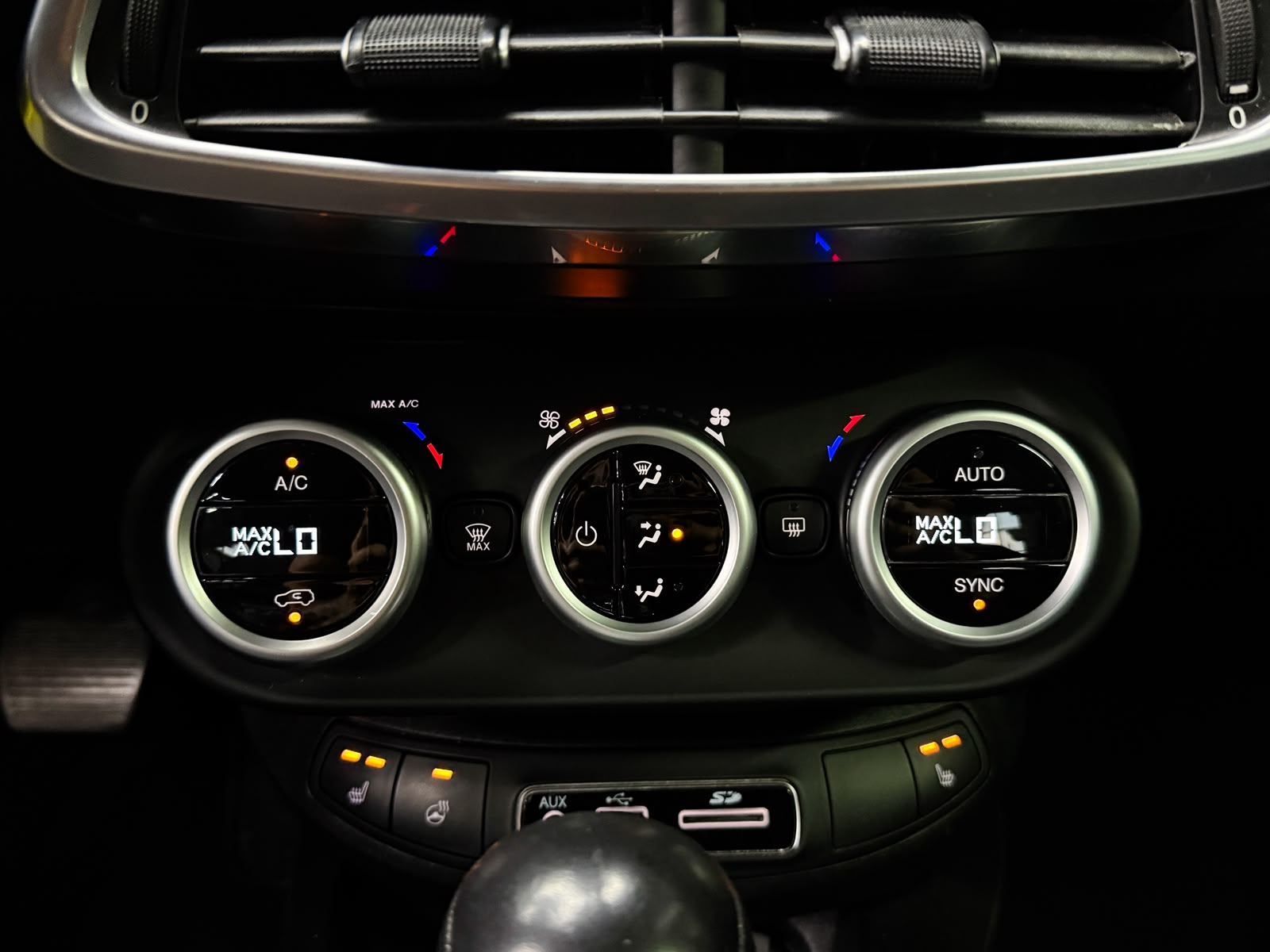FIAT 500X 2.0 MJ Cross Plus 4x4 Automatic-image-19