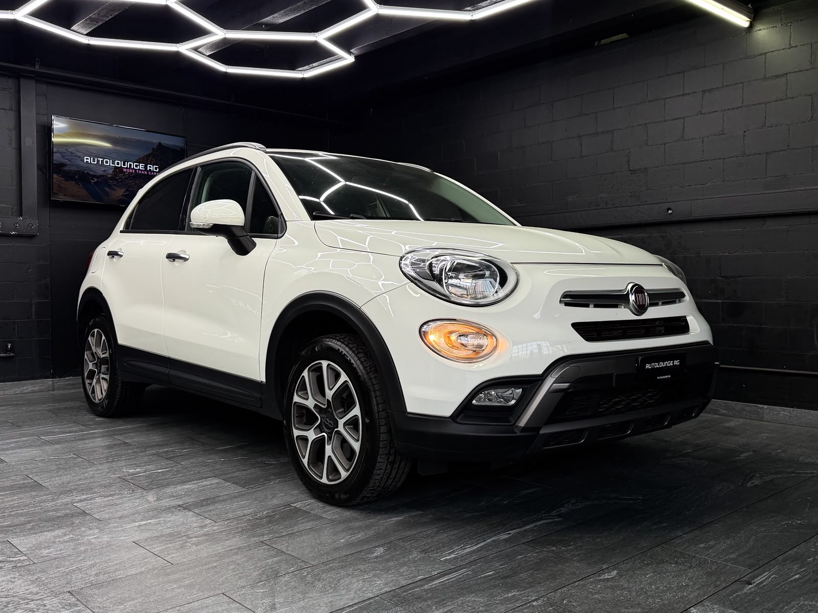 FIAT 500X 2.0 MJ Cross Plus 4x4 Automatic-showroom-element-1