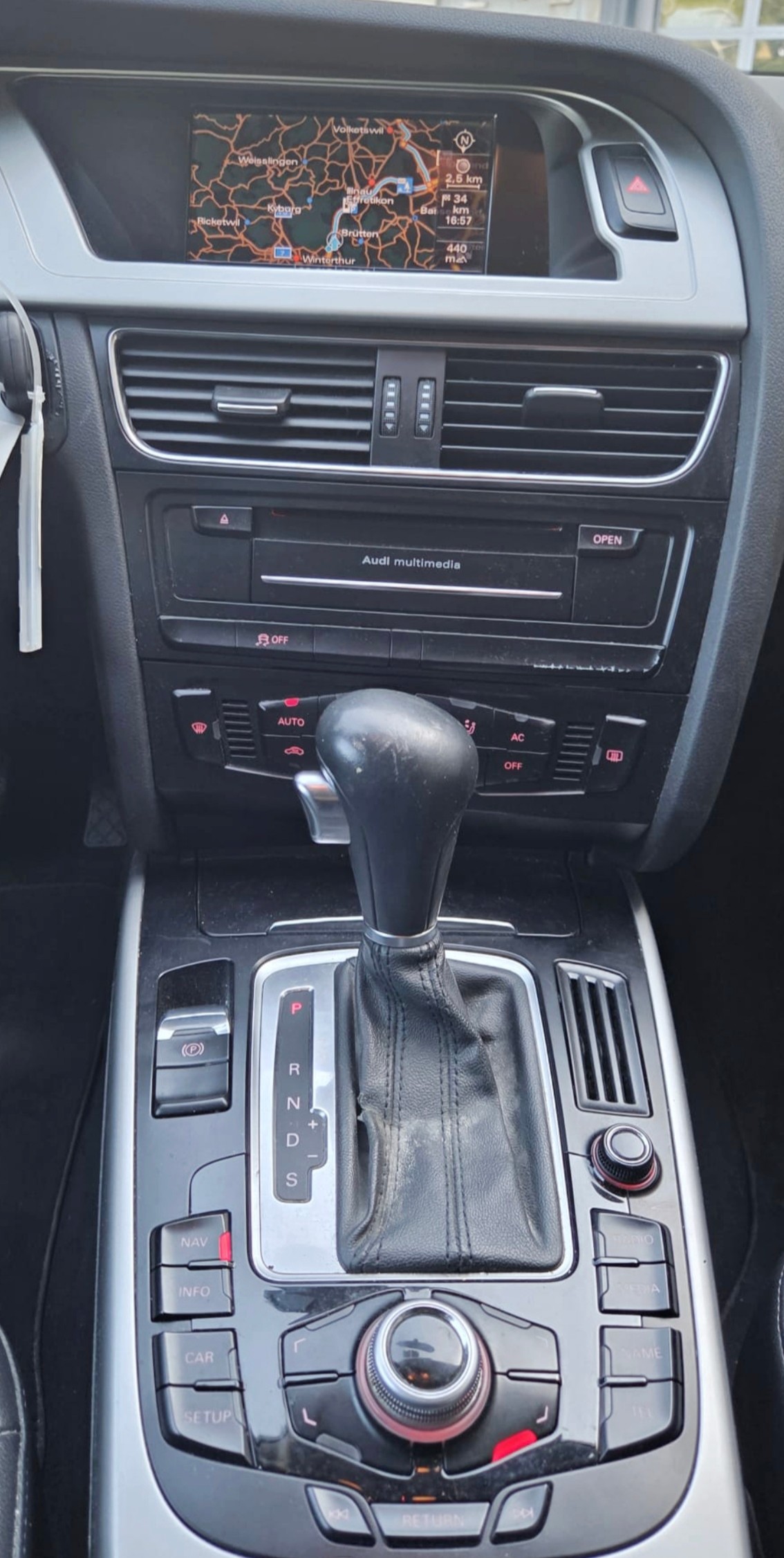 AUDI A4 Avant 2.0 TDI multitronic-image-8