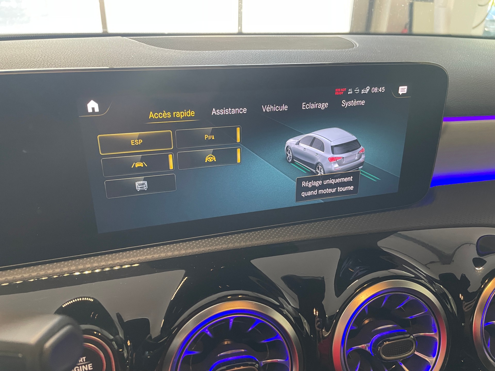 MERCEDES-BENZ A 200 AMG Line 7G-DCT-image-12