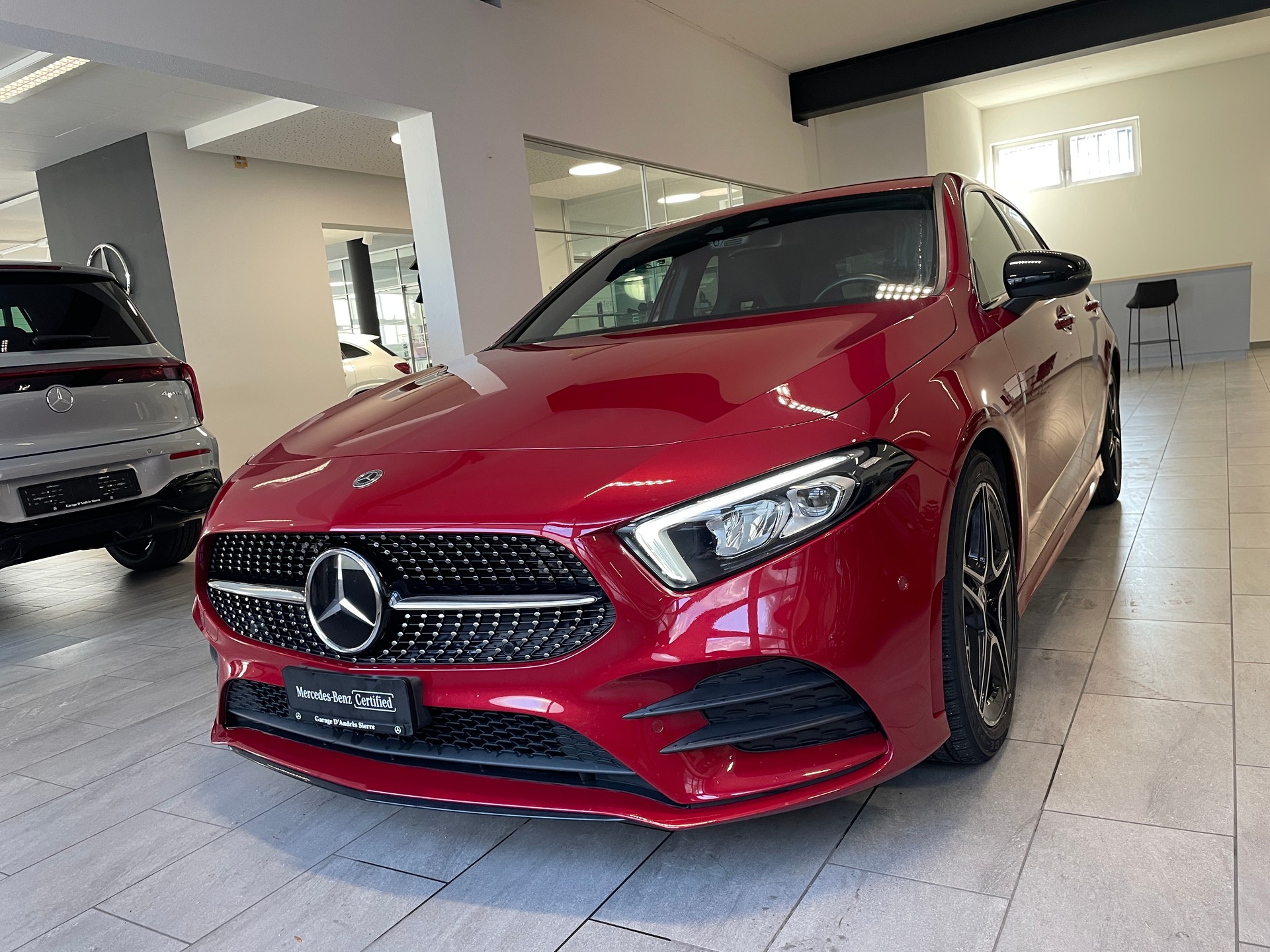 MERCEDES-BENZ A 200 AMG Line 7G-DCT-showroom-element-1