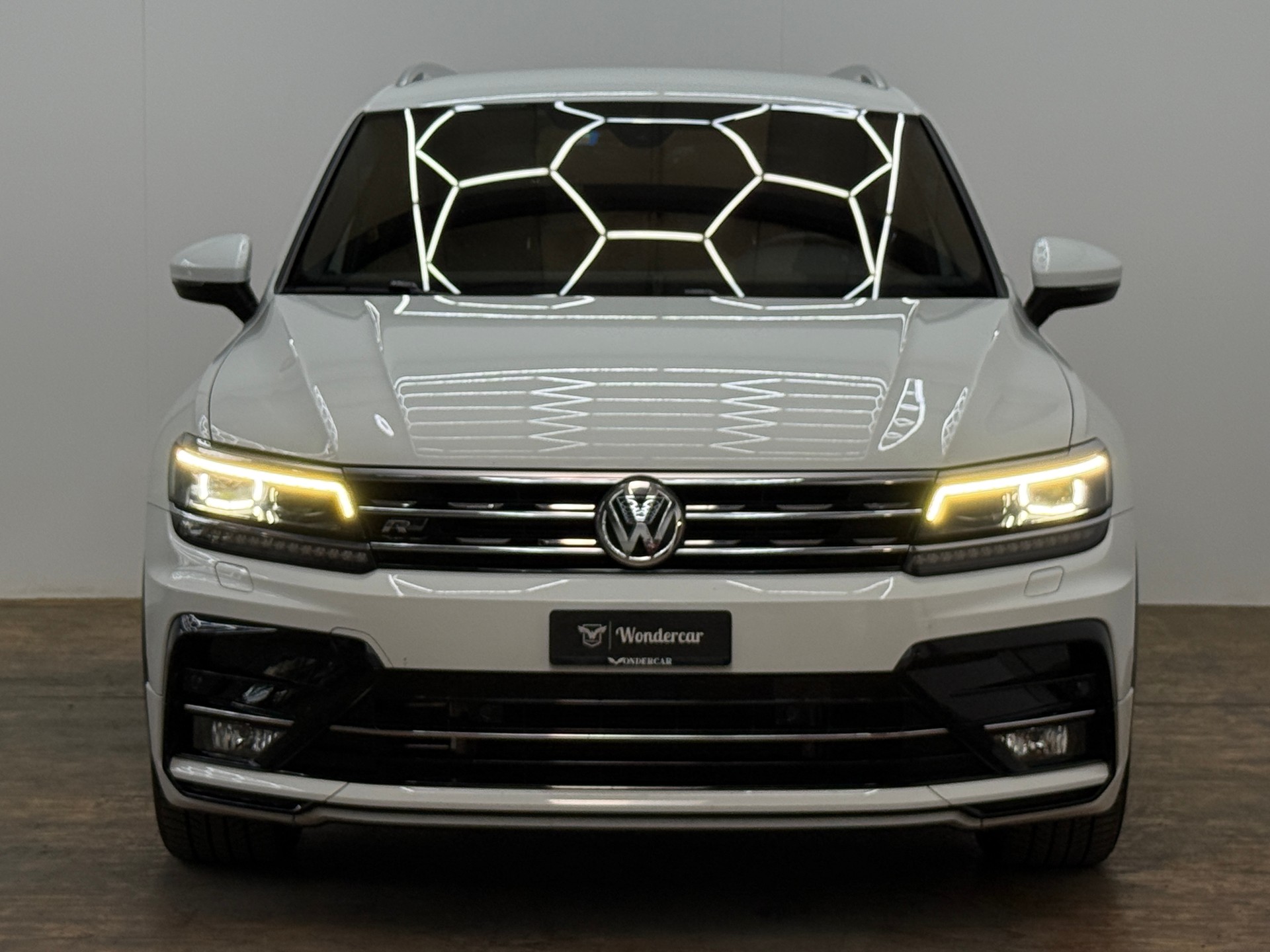 VW Tiguan 2.0TSI Highline 4Motion DSG-showroom-element-2