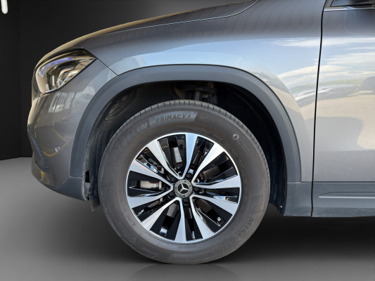 MERCEDES-BENZ GLA 250e Style 8G-DCT-image-4