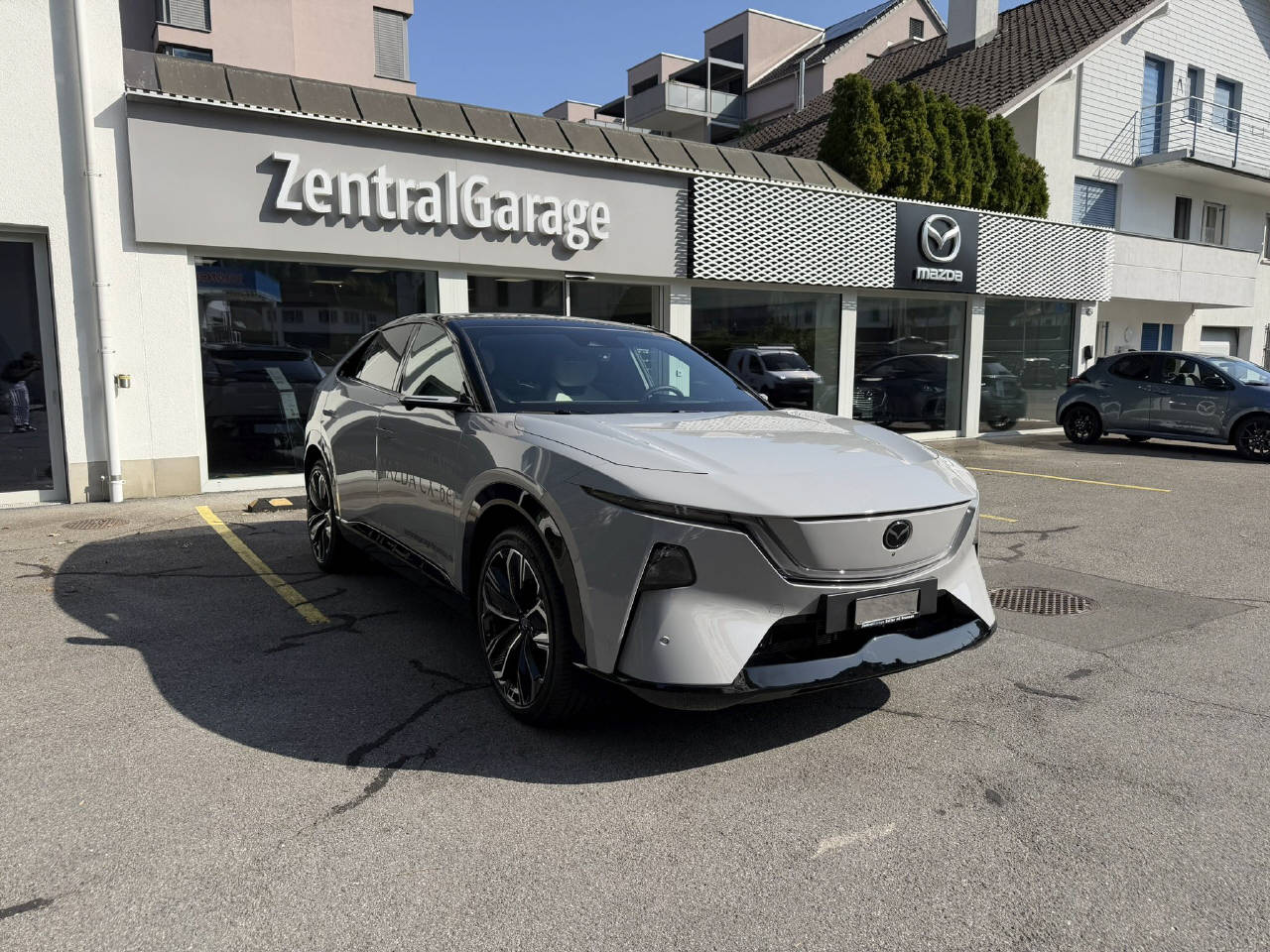 MAZDA CX-6e Takumi Plus