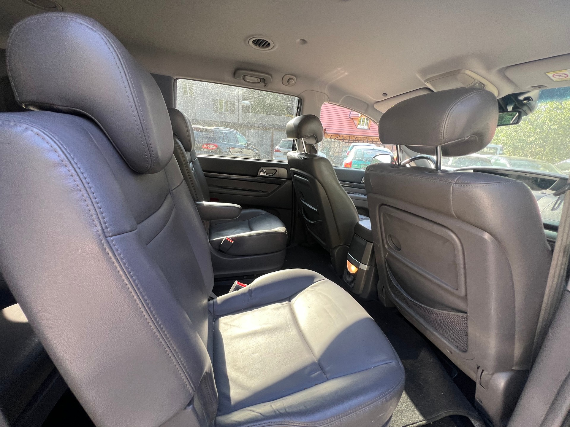 KGM-SsangYong Rodius SV200 e-XDi Sapphire 4WD E-Tronic-image-11