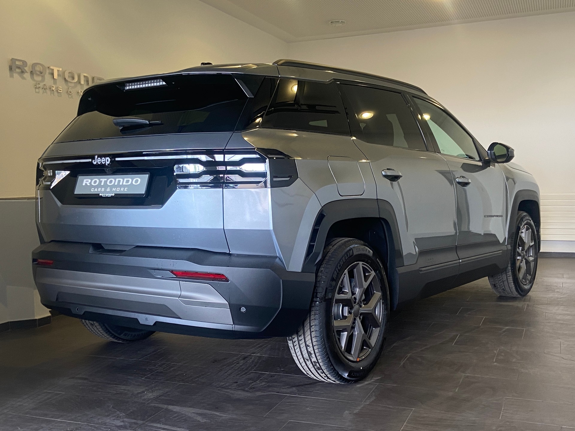 JEEP Compass 1.2 T e-Hybrid First Edition - MY26-showroom-element-1