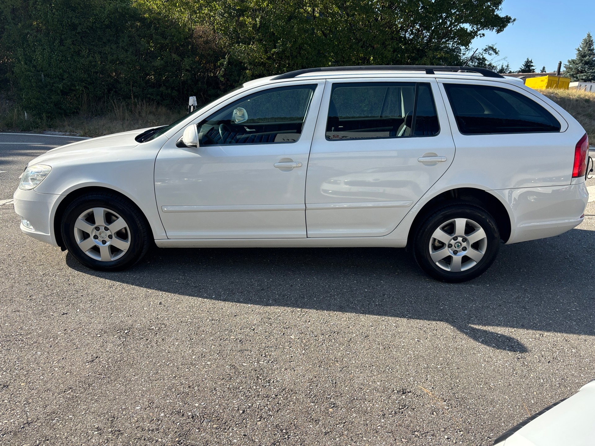 SKODA Octavia Combi 2.0 TDI Adventure 4x4 DSG-image-3