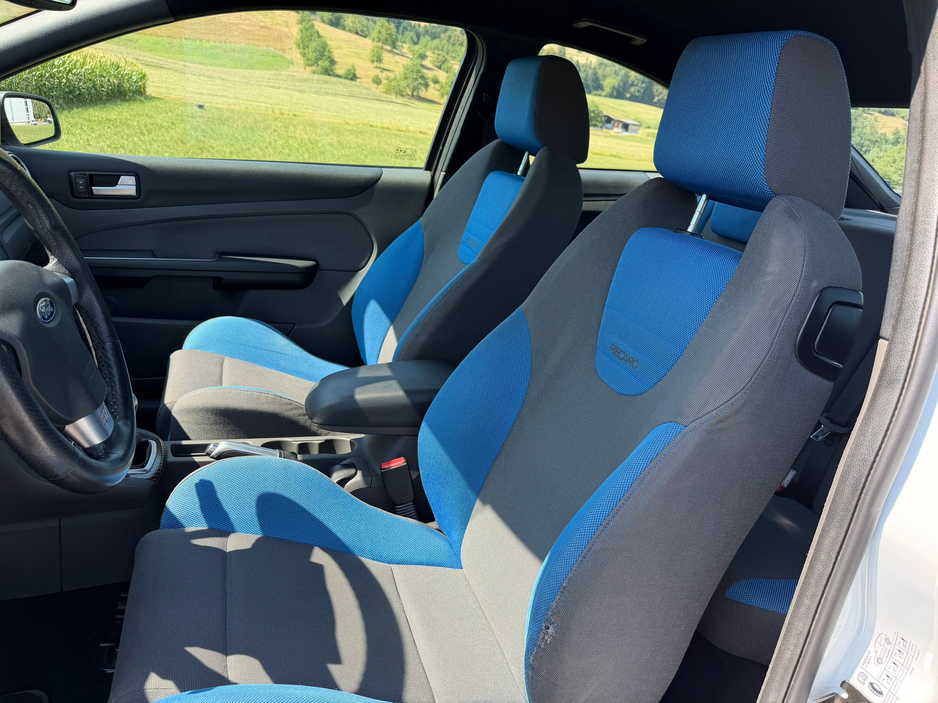 FORD Focus 2.5 Turbo ST-image-9