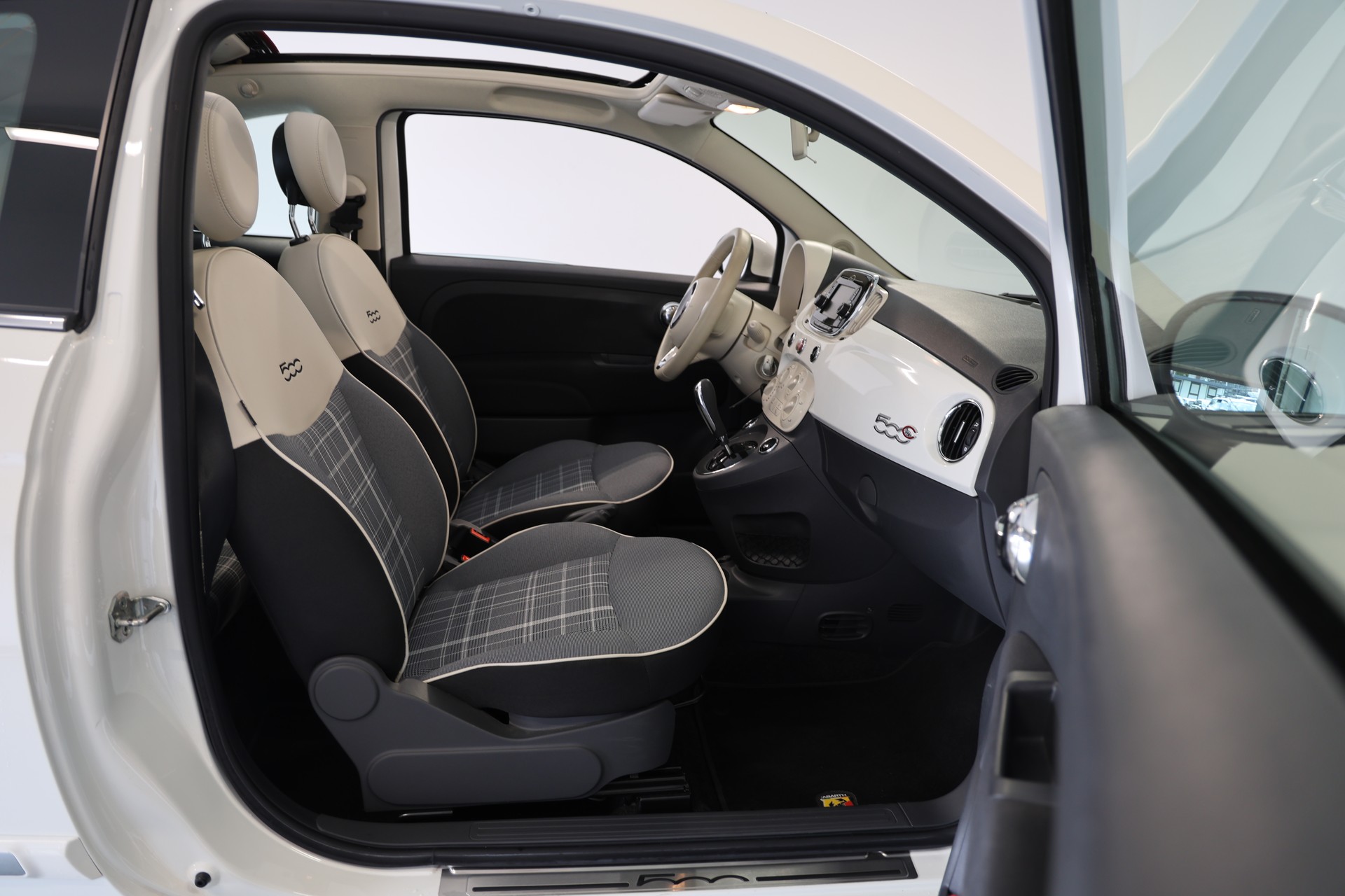 FIAT 500 C 1.2 Lounge Dual.-image-11