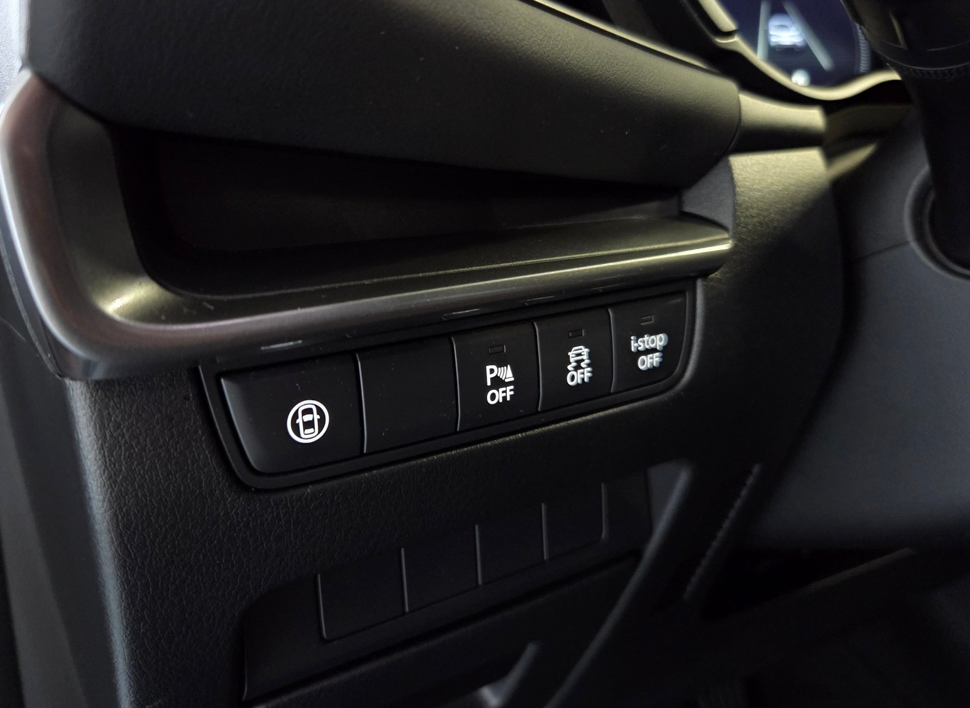 MAZDA 3 Hatchback 2.0 180 Ambition-image-10