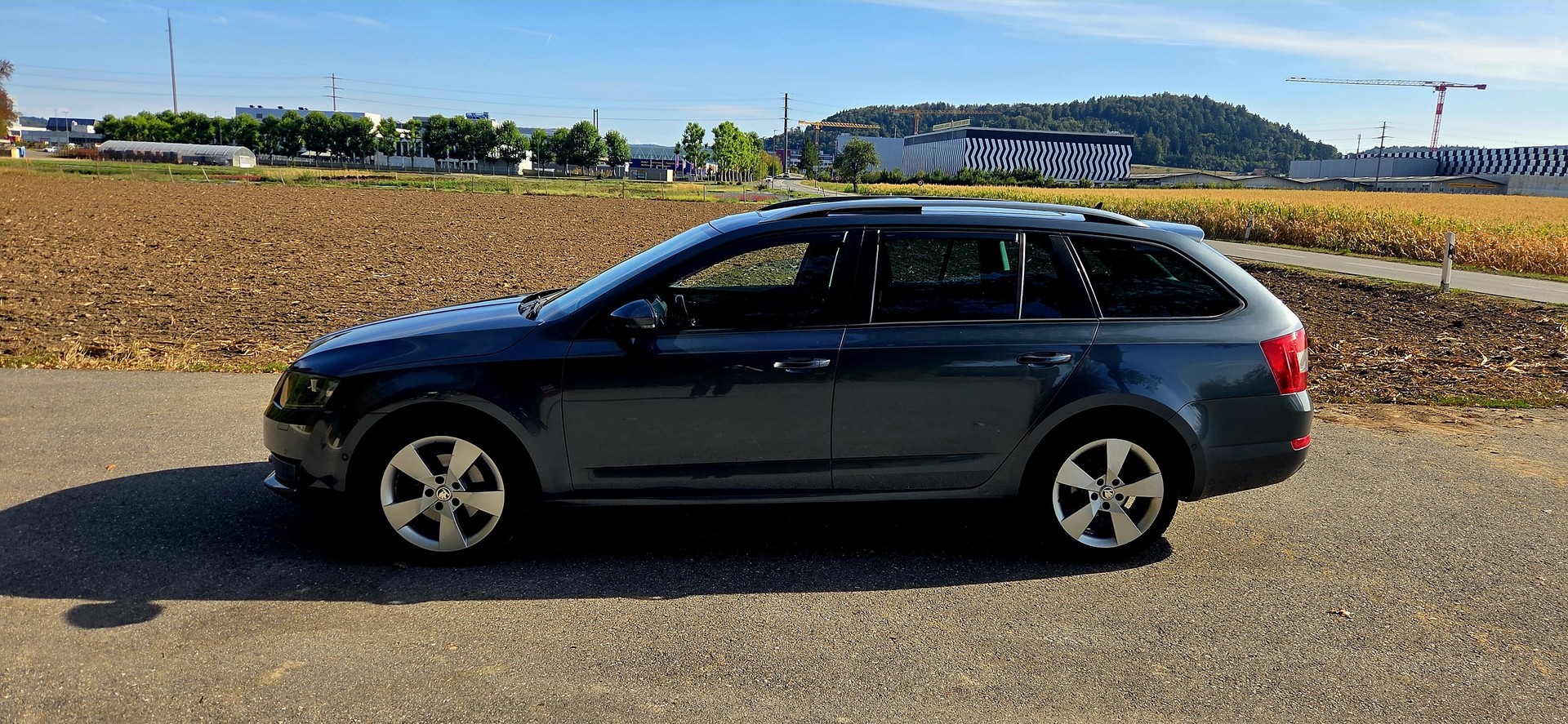 SKODA Octavia Combi 2.0 TDI Elegance DSG-showroom-element-1