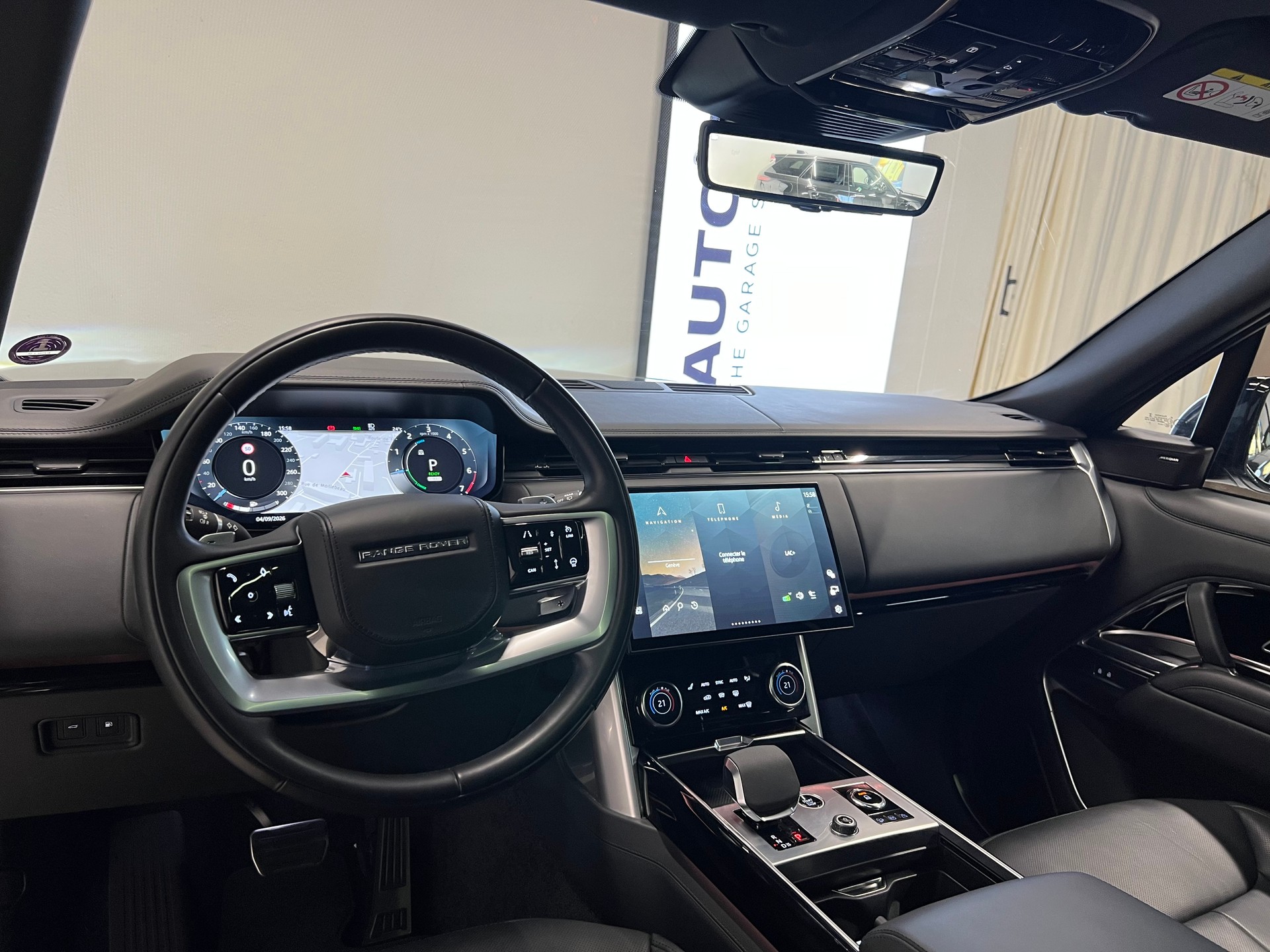 LAND ROVER Range Rover 3.0 Si6 P440e HSE-showroom-element-2