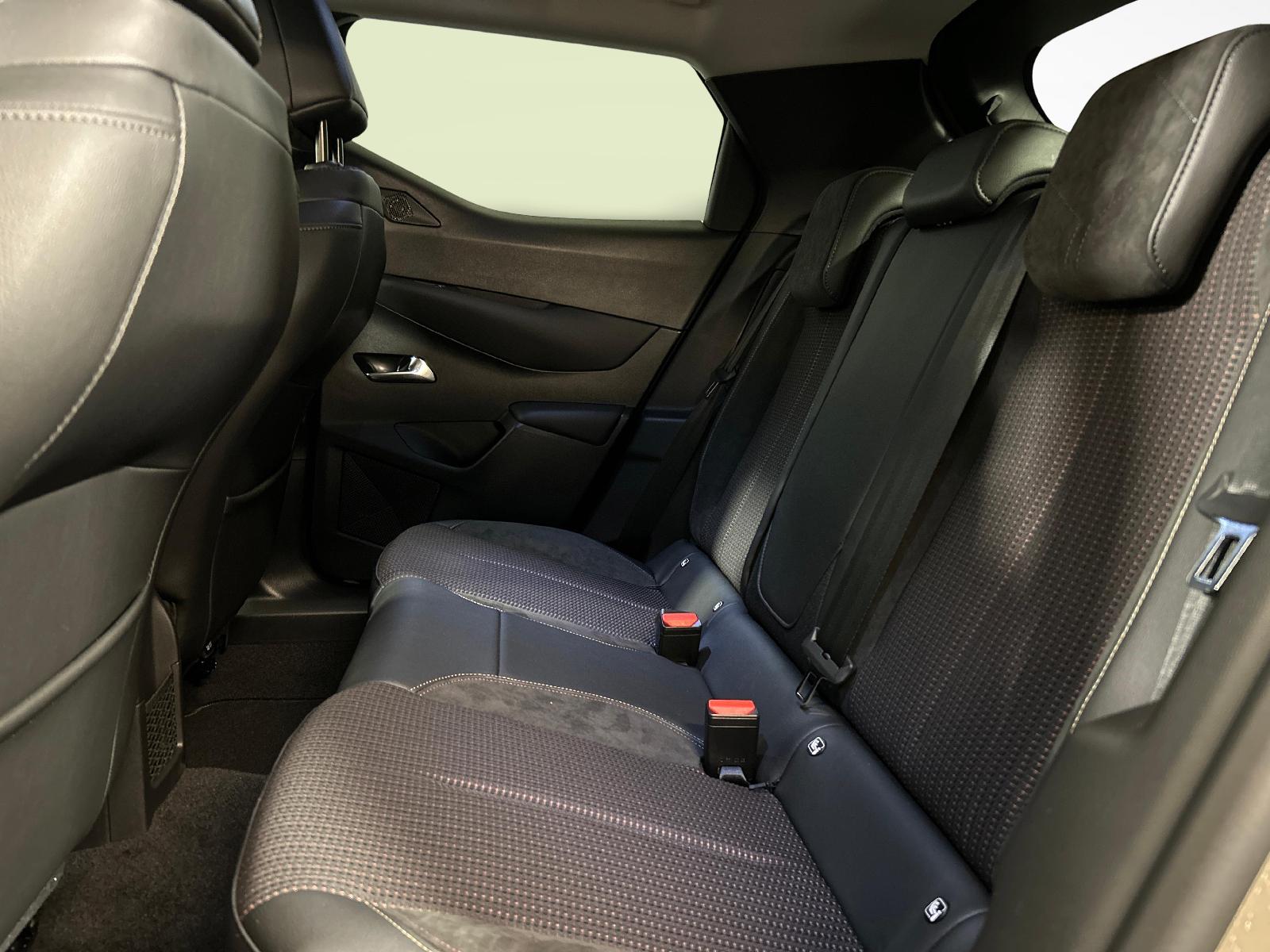 DS AUTOMOBILES 3 1.2 PureTech 130 Ligne Noire-showroom-element-3