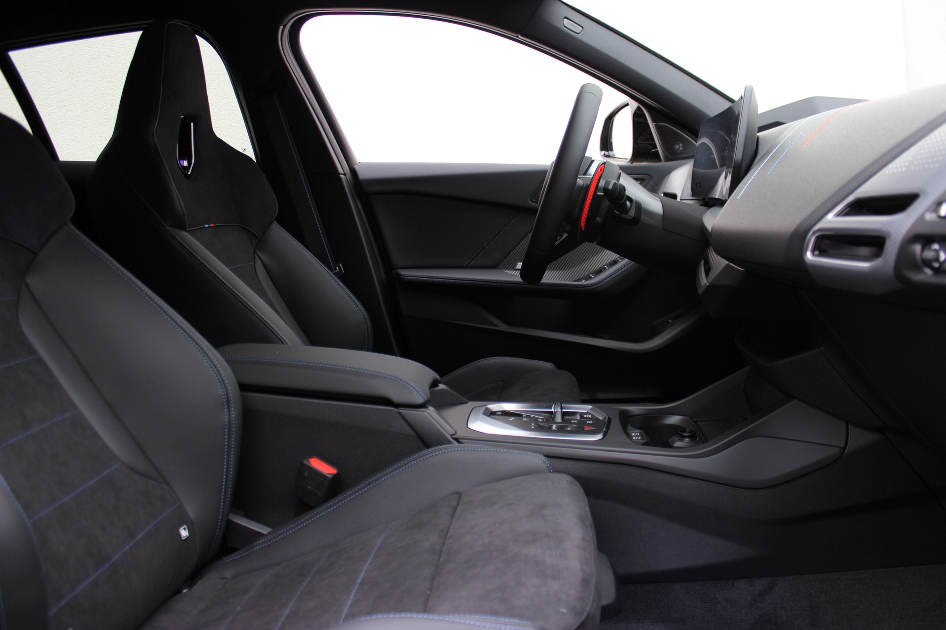 BMW M135 xDrive M Technik Paket Cape York Grün metallic *0.9%-LEASINGAKTION*-showroom-element-1