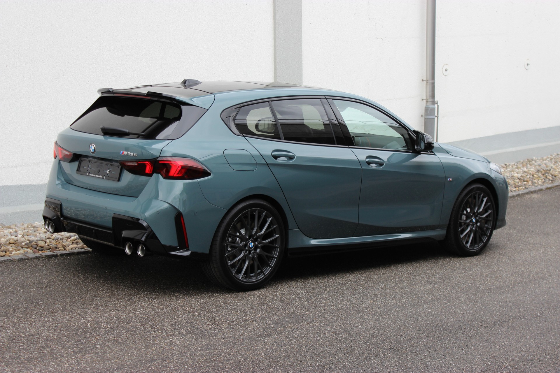 BMW M135 xDrive M Technik Paket Cape York Grün metallic *0.9%-LEASINGAKTION*-image-5