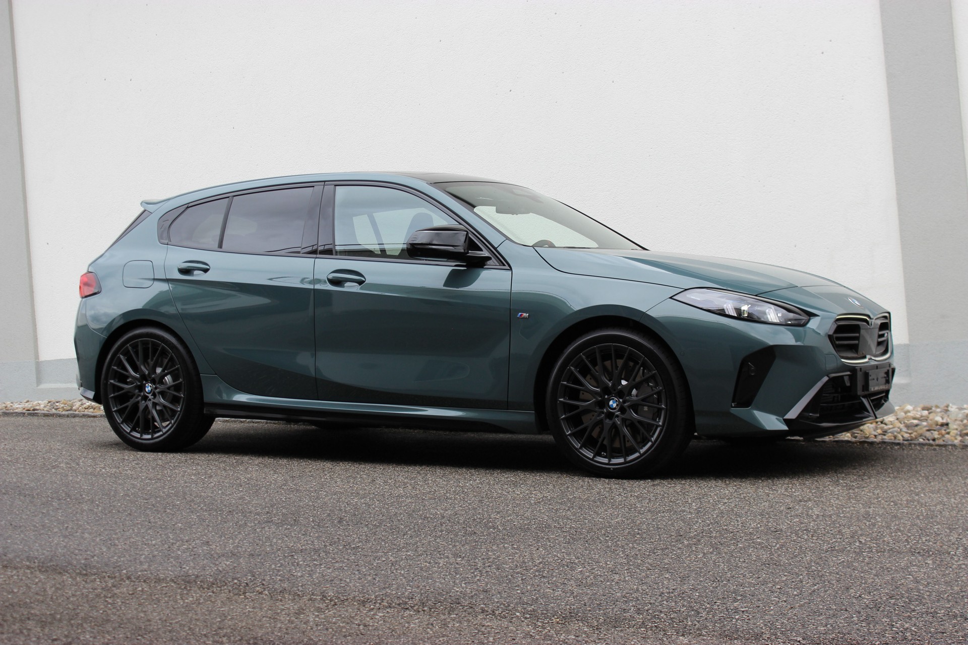 BMW M135 xDrive M Technik Paket Cape York Grün metallic *0.9%-LEASINGAKTION*-image-4