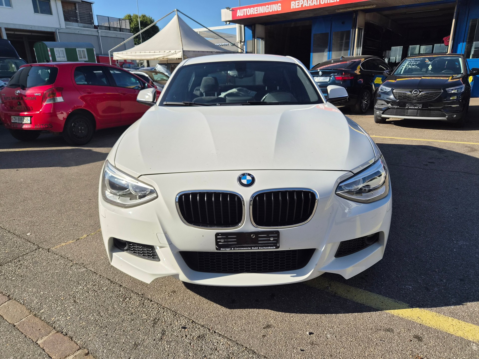 BMW 118d xDrive-showroom-element-1