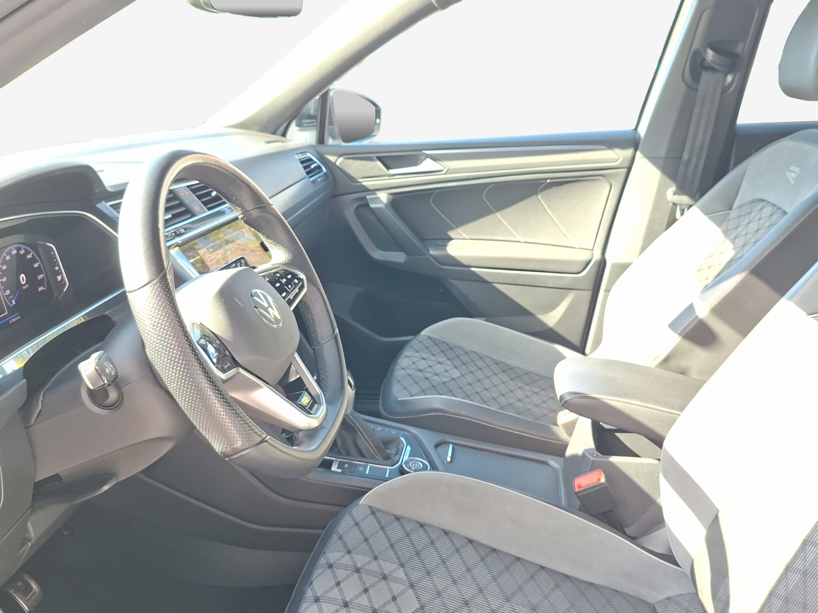 VW Tiguan Allspace 2.0TSI R-Line 4Motion DSG-image-7