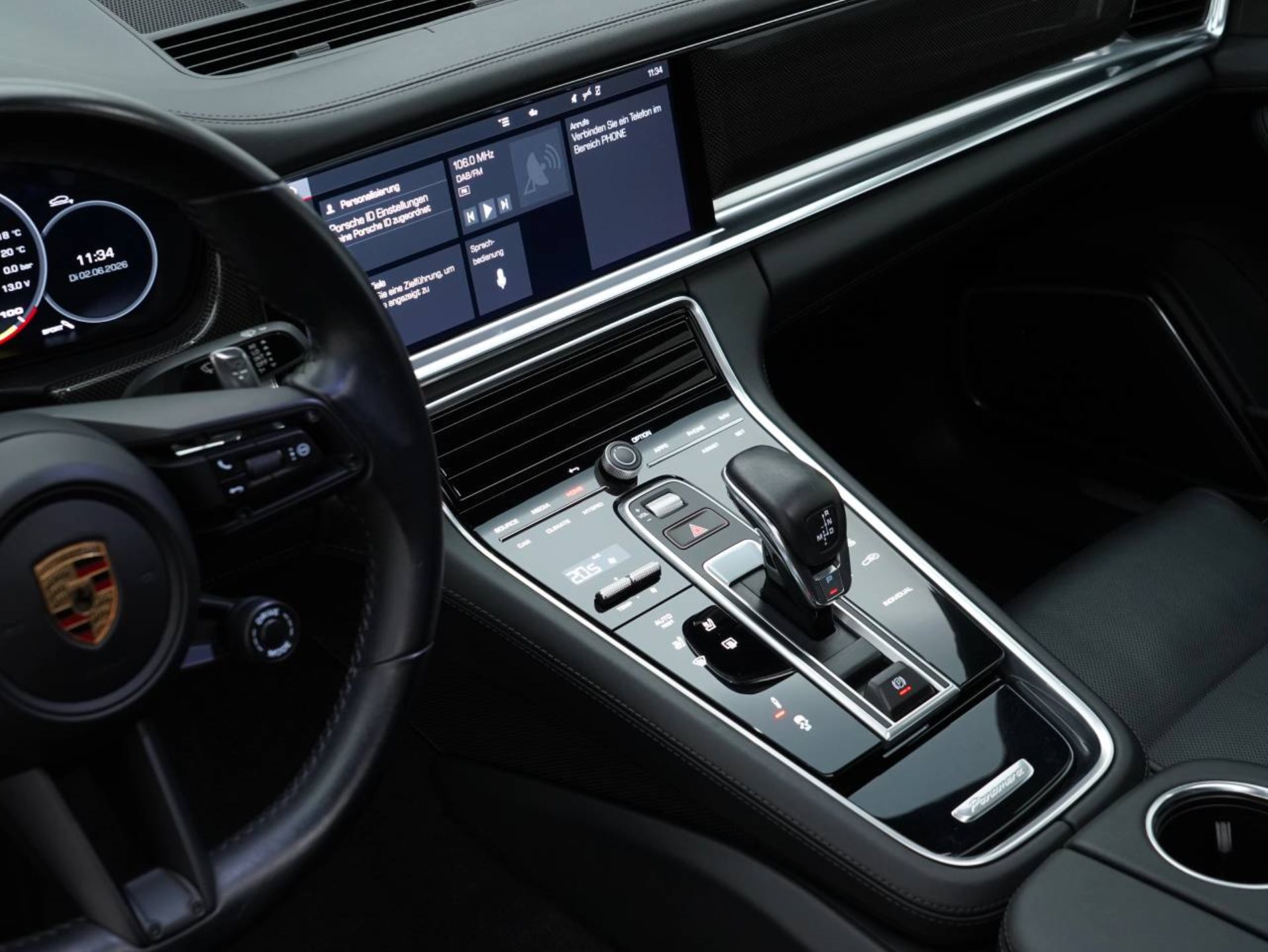 PORSCHE Panamera 4S E-Hybrid-image-17