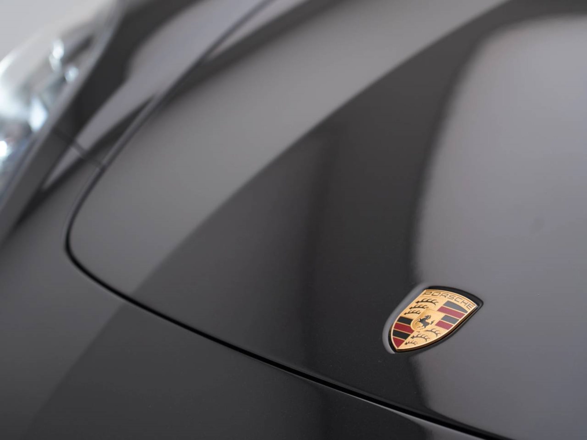 PORSCHE Panamera 4S E-Hybrid-image-11