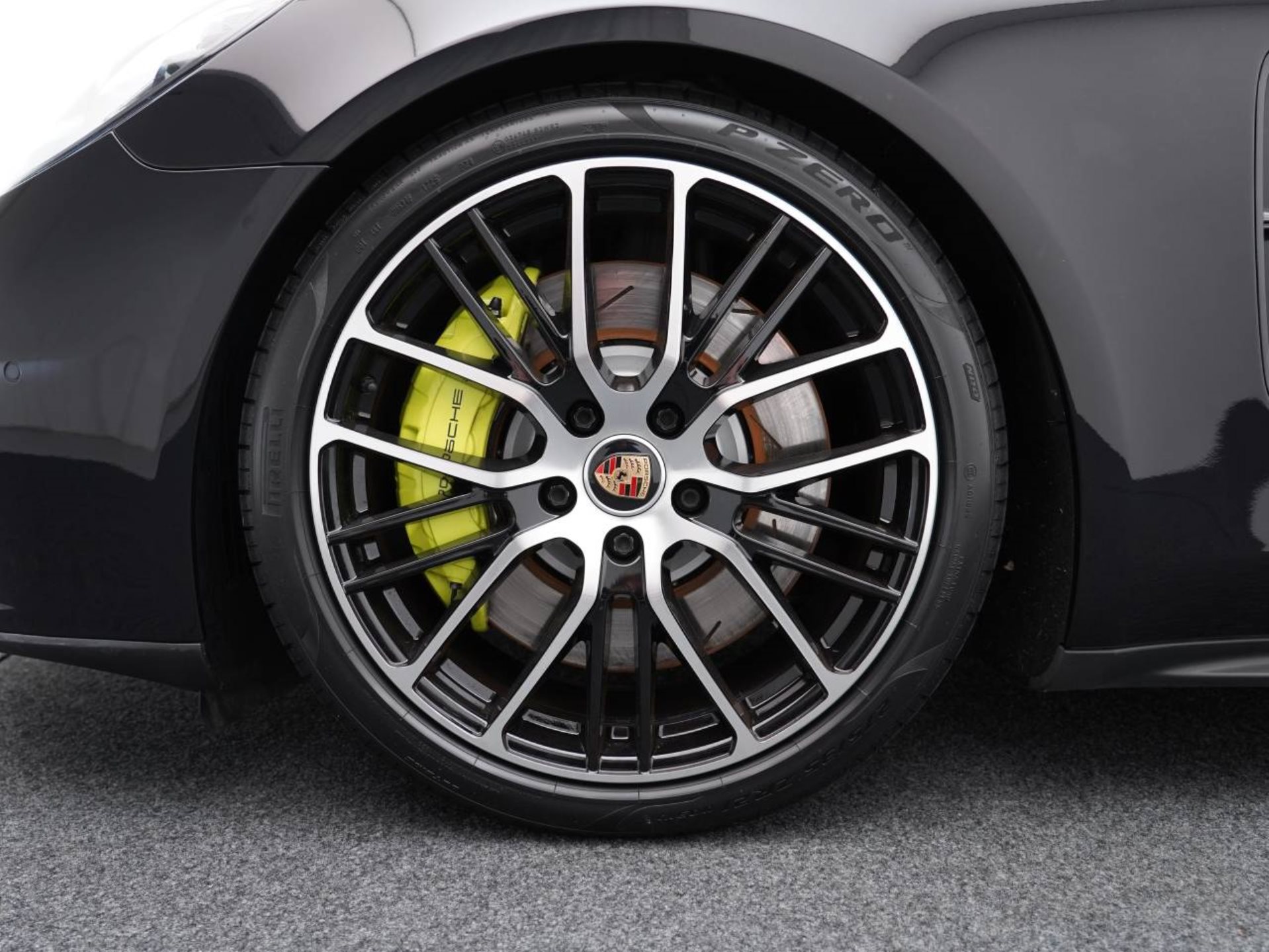 PORSCHE Panamera 4S E-Hybrid-image-10