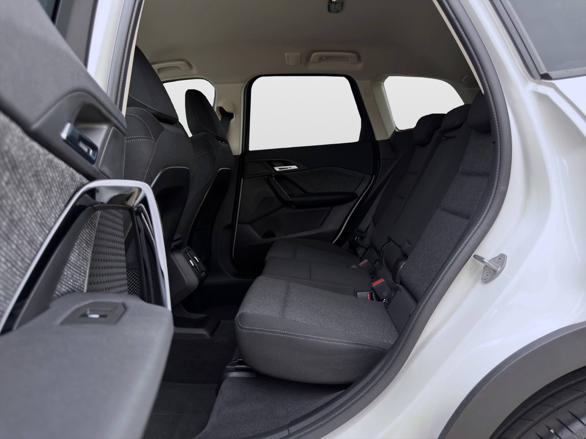 BMW X1 xDrive 20d 48V*Ab MFK,BMW Werksgarantie bis 11.2026*-image-15