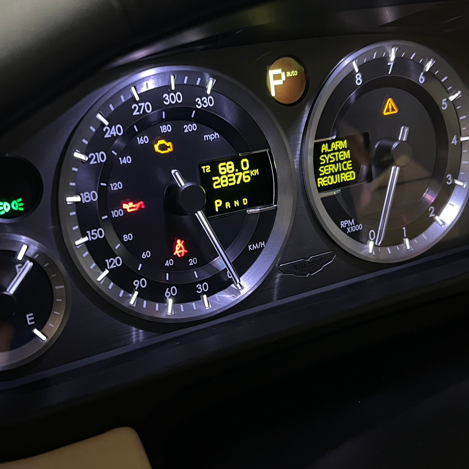 ASTON MARTIN DB9-image-4