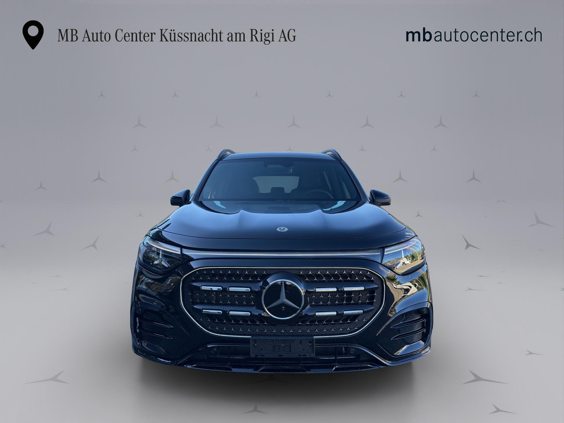 MERCEDES-BENZ GLB 220 4matic-showroom-element-1