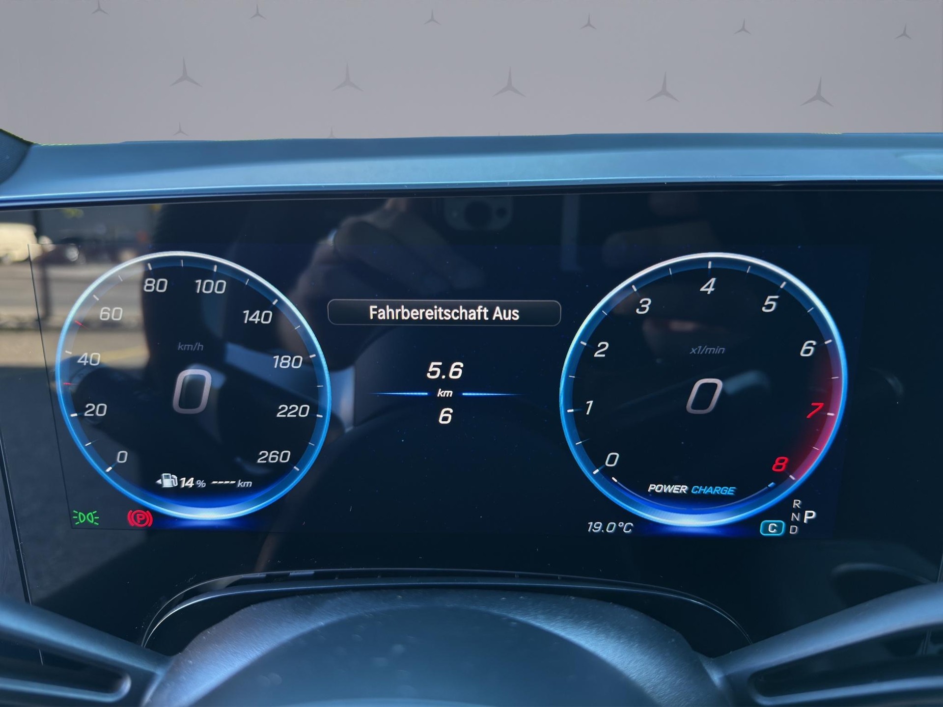 MERCEDES-BENZ GLB 220 4matic-image-10