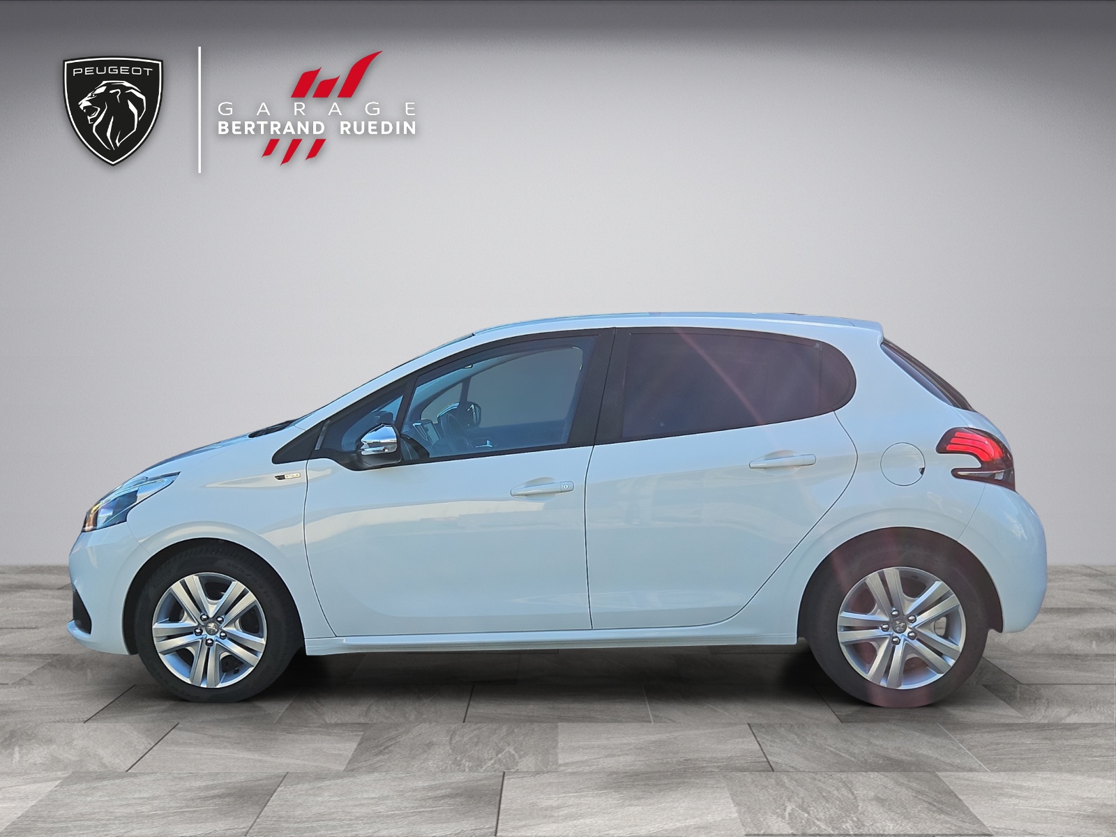 PEUGEOT 208 1.2 PureTech Style-showroom-element-2