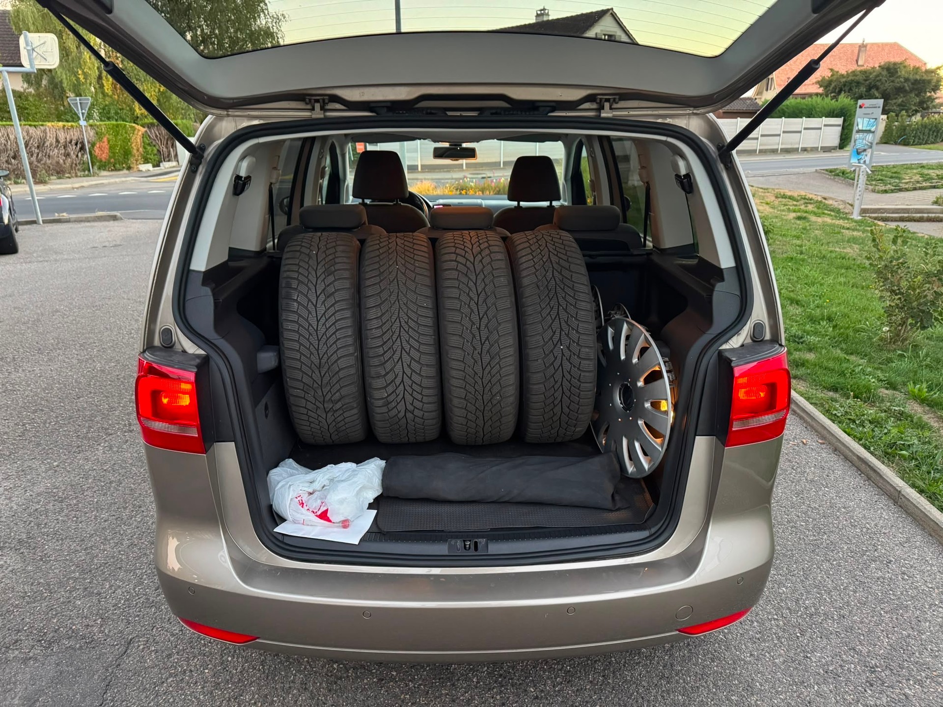 VW Touran 1.4 TSI Comfortline-image-9