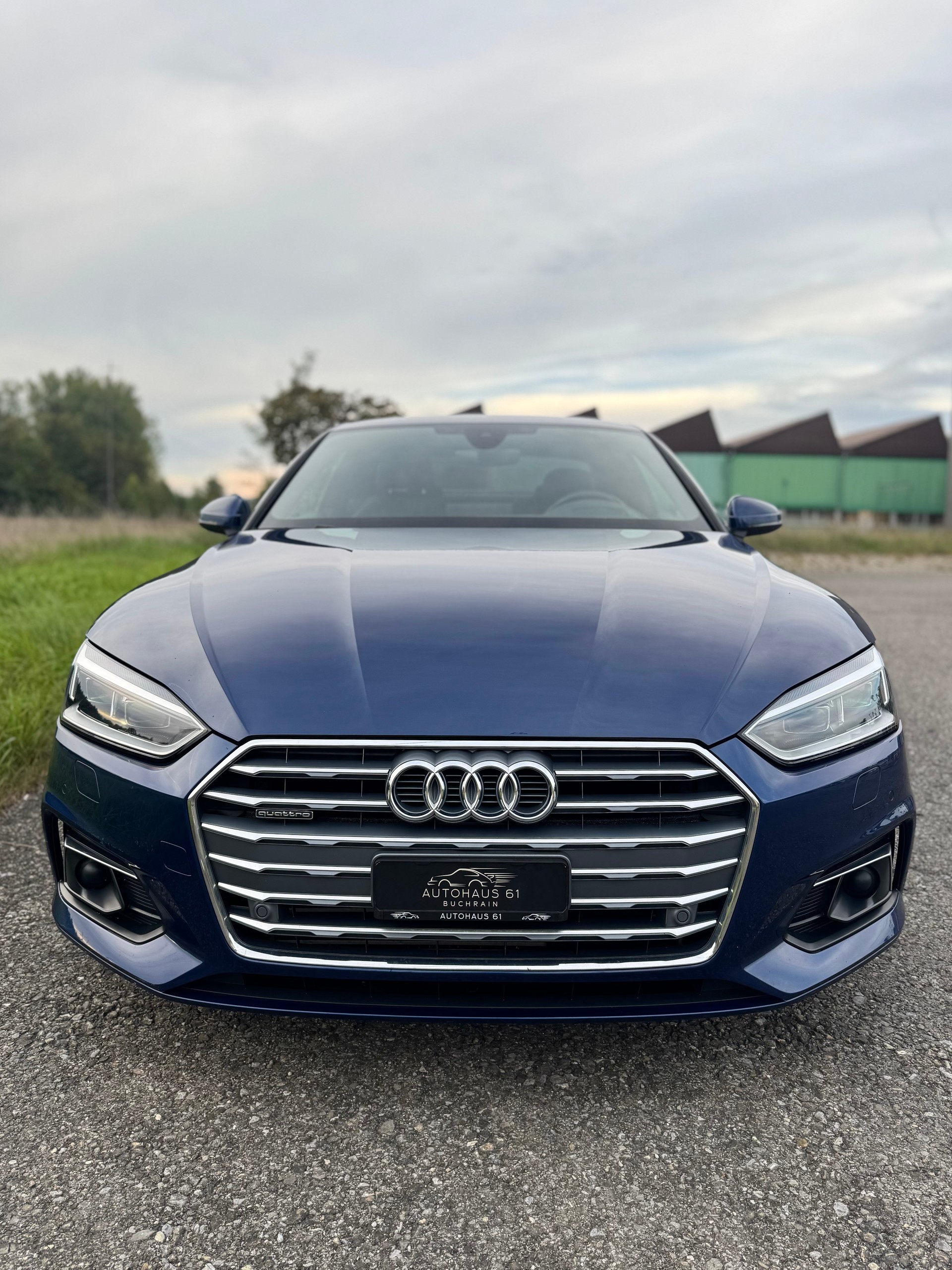 AUDI A5 Coupé 2.0 TFSI Sport quattro S-tronic / ab MFK bei Verkauf-showroom-element-3