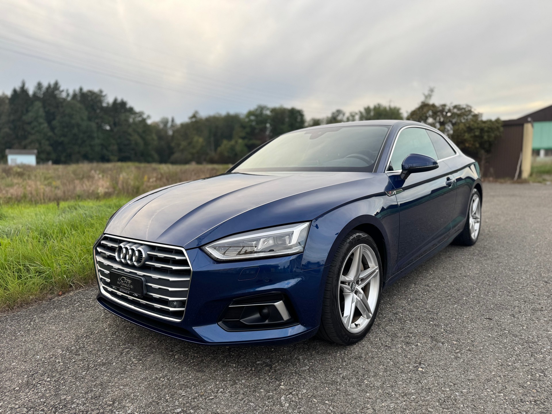 AUDI A5 Coupé 2.0 TFSI Sport quattro S-tronic / ab MFK bei Verkauf-showroom-element-2