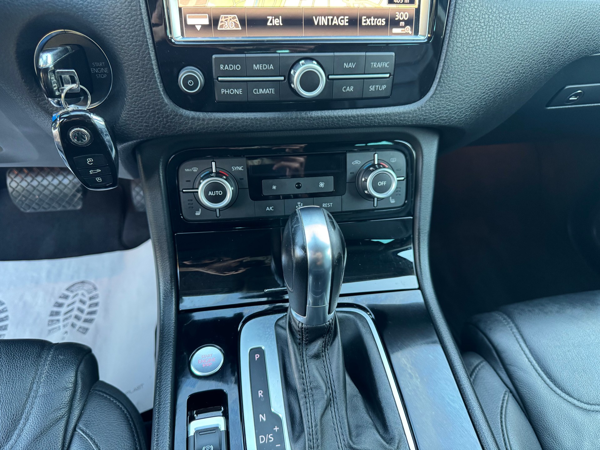 VW Touareg 3.0 TDI BlueMotion Technology Tiptronic-image-23