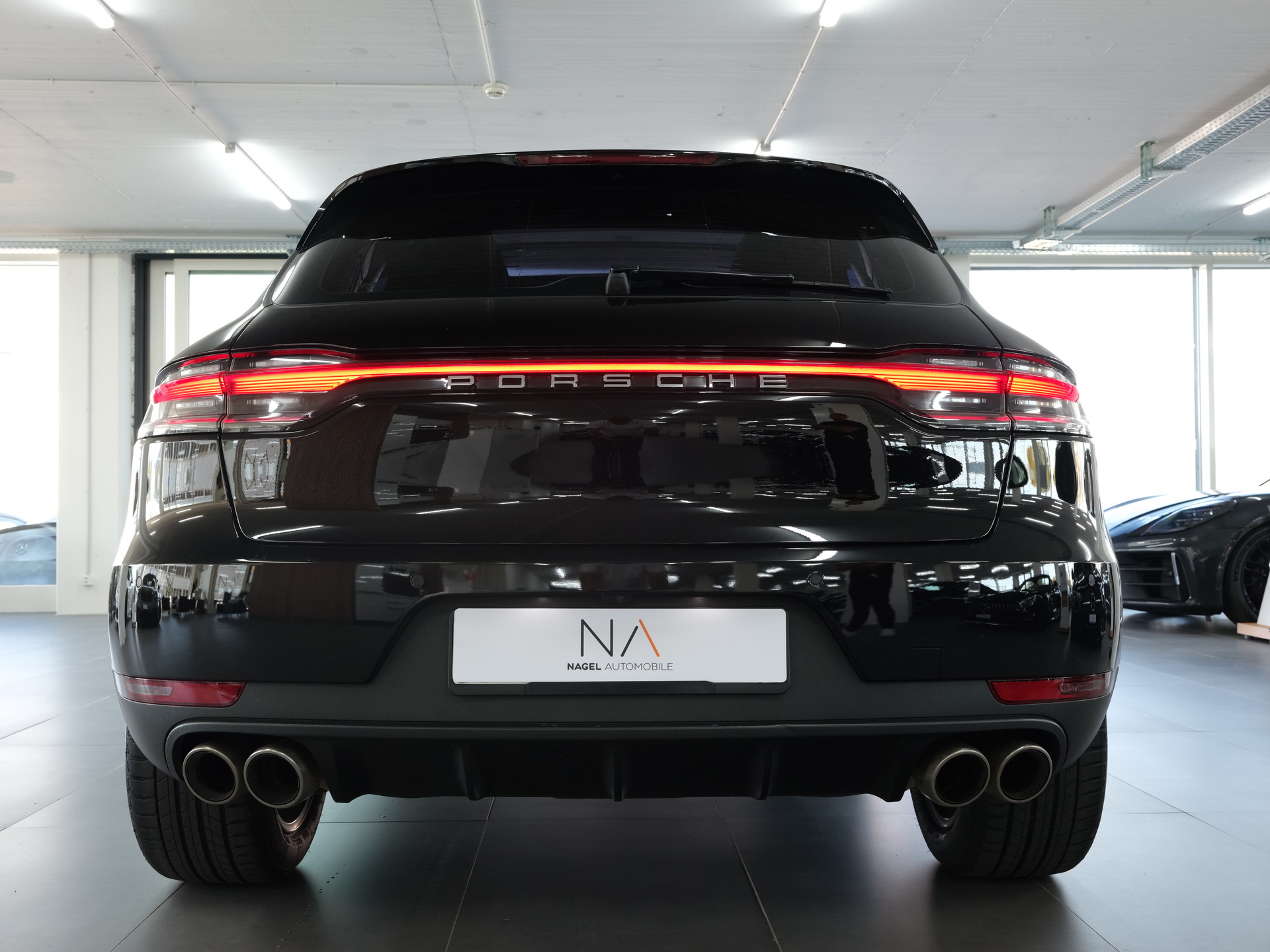 PORSCHE Macan S PDK *Sportabgassanlage* *Bose* *Panorama*-showroom-element-2
