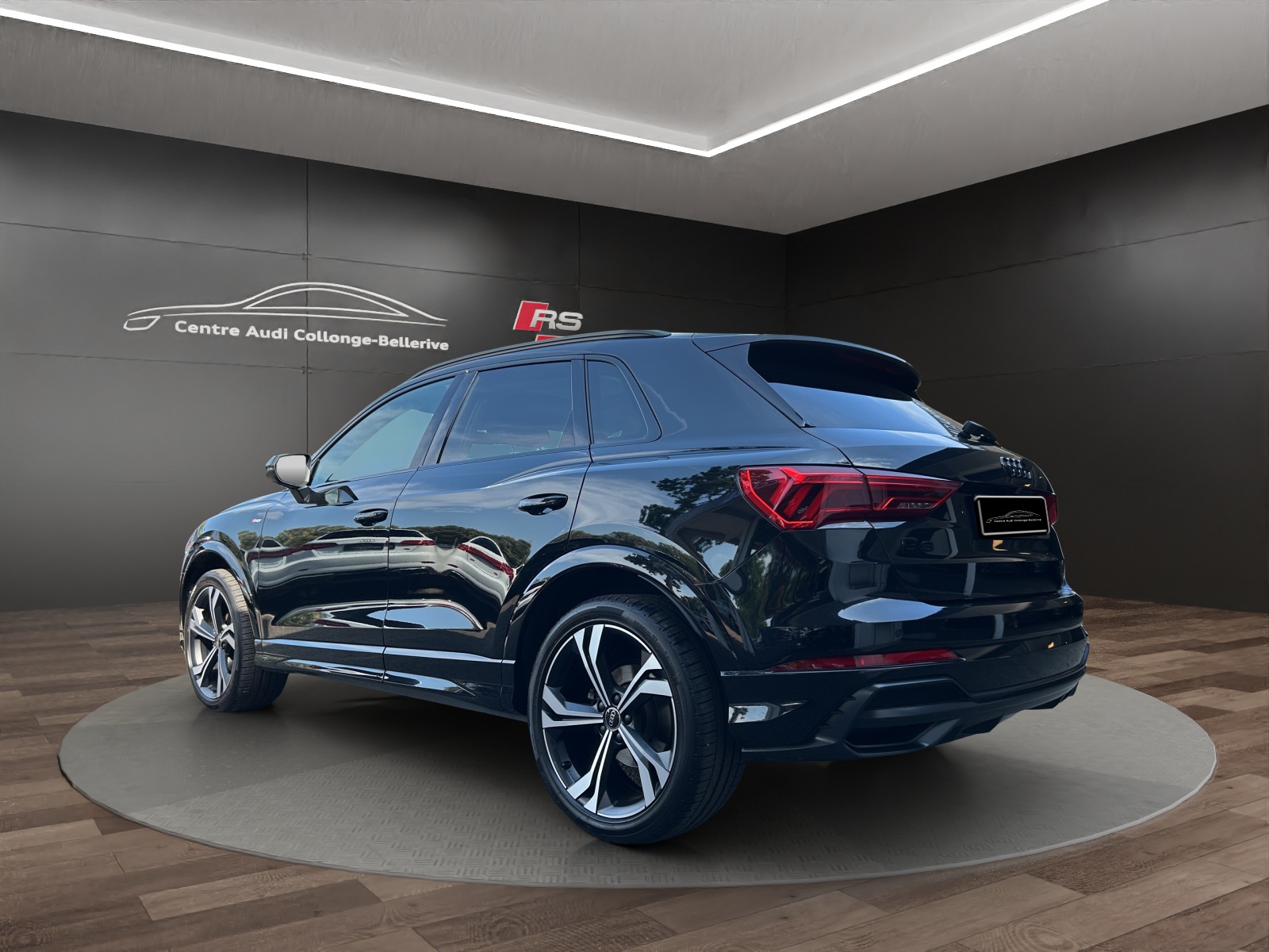 AUDI Q3 35 TFSI S line Attraction S-tronic-showroom-element-3
