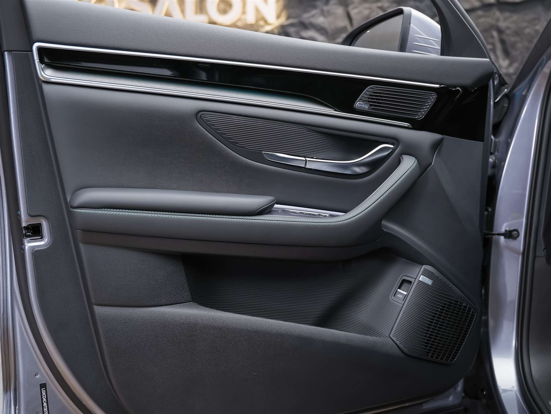 BYD Seal U DM-i Design AWD *SOFORT Verfügbar*Werksgarantie*Lenkradheizung*Sitzbelüftung*360° Kamera*-image-23
