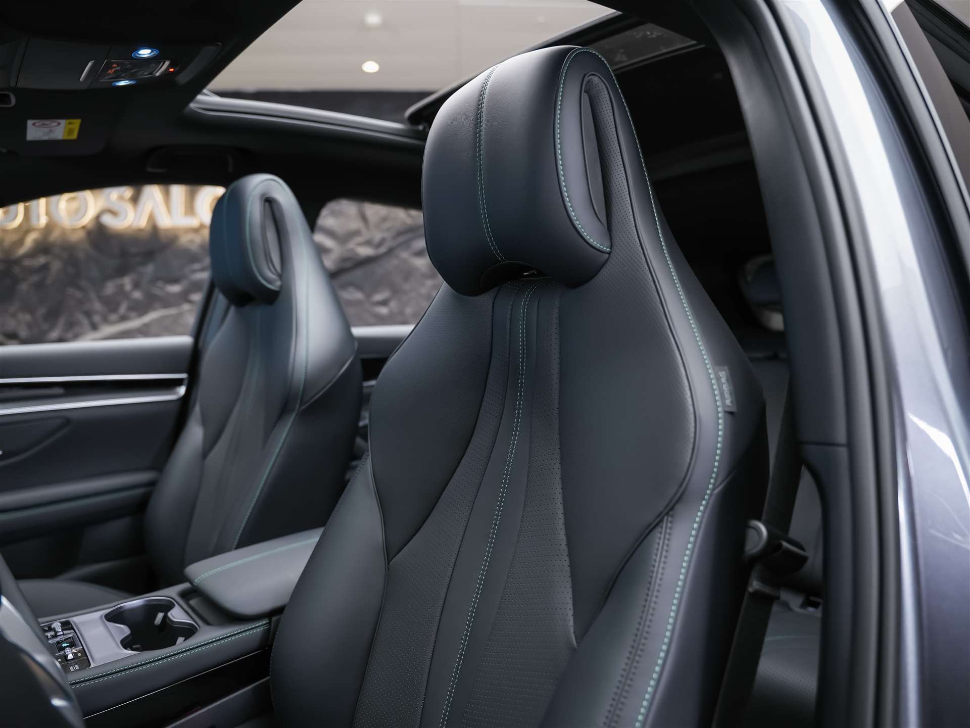 BYD Seal U DM-i Design AWD *SOFORT Verfügbar*Werksgarantie*Lenkradheizung*Sitzbelüftung*360° Kamera*-image-9