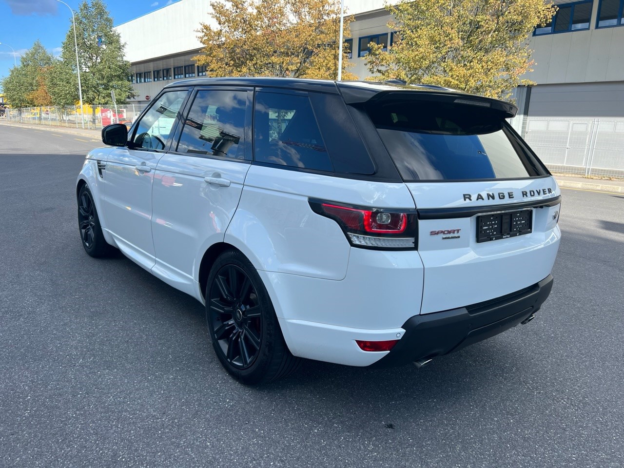 LAND ROVER Range Rover Sport 3.0 SDV6 Dynamic Aut.-image-3