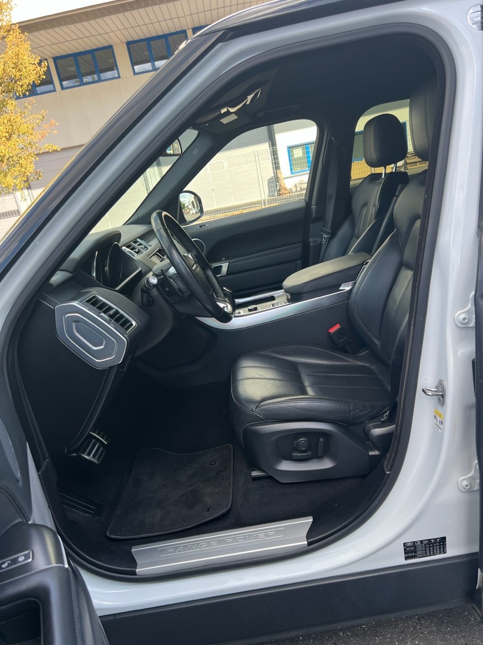 LAND ROVER Range Rover Sport 3.0 SDV6 Dynamic Aut.-image-8
