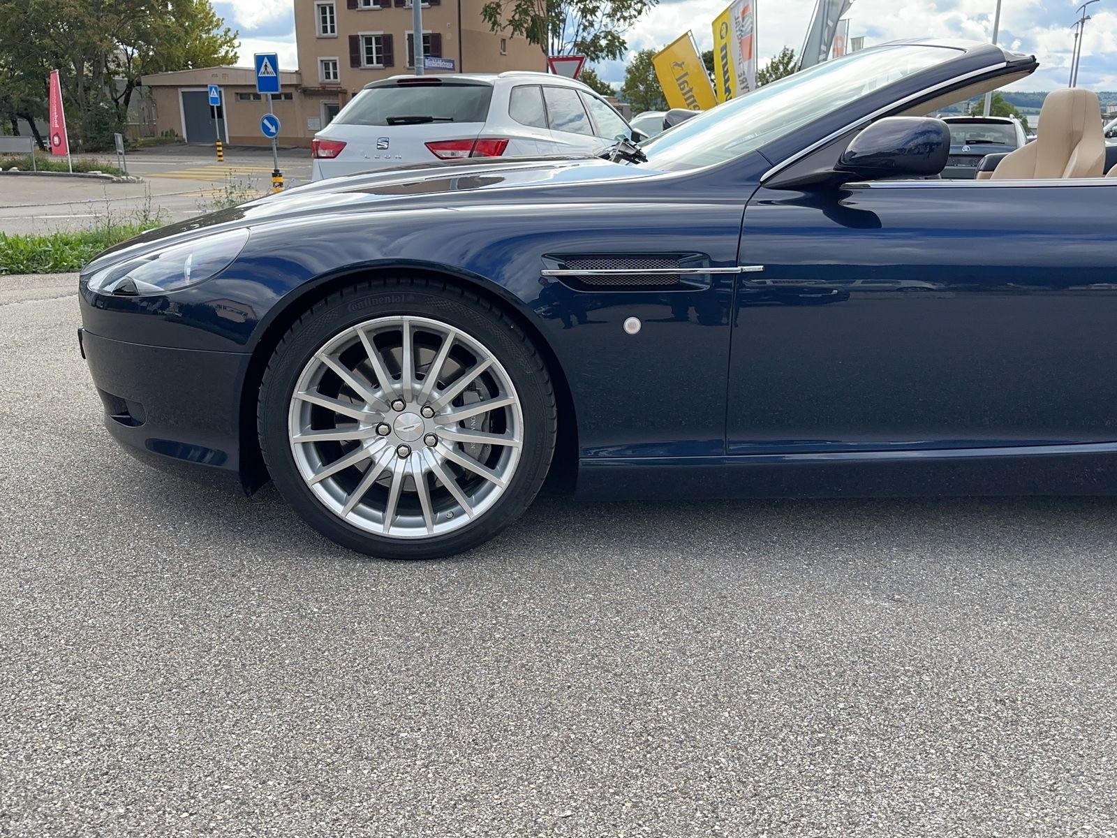 ASTON MARTIN DB9 Volante 5.9 V12-image-15