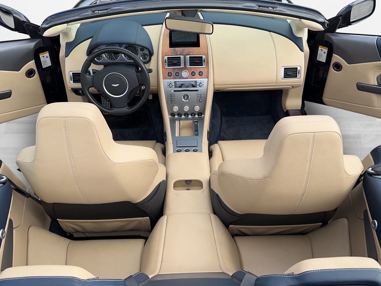ASTON MARTIN DB9 Volante 5.9 V12-image-12