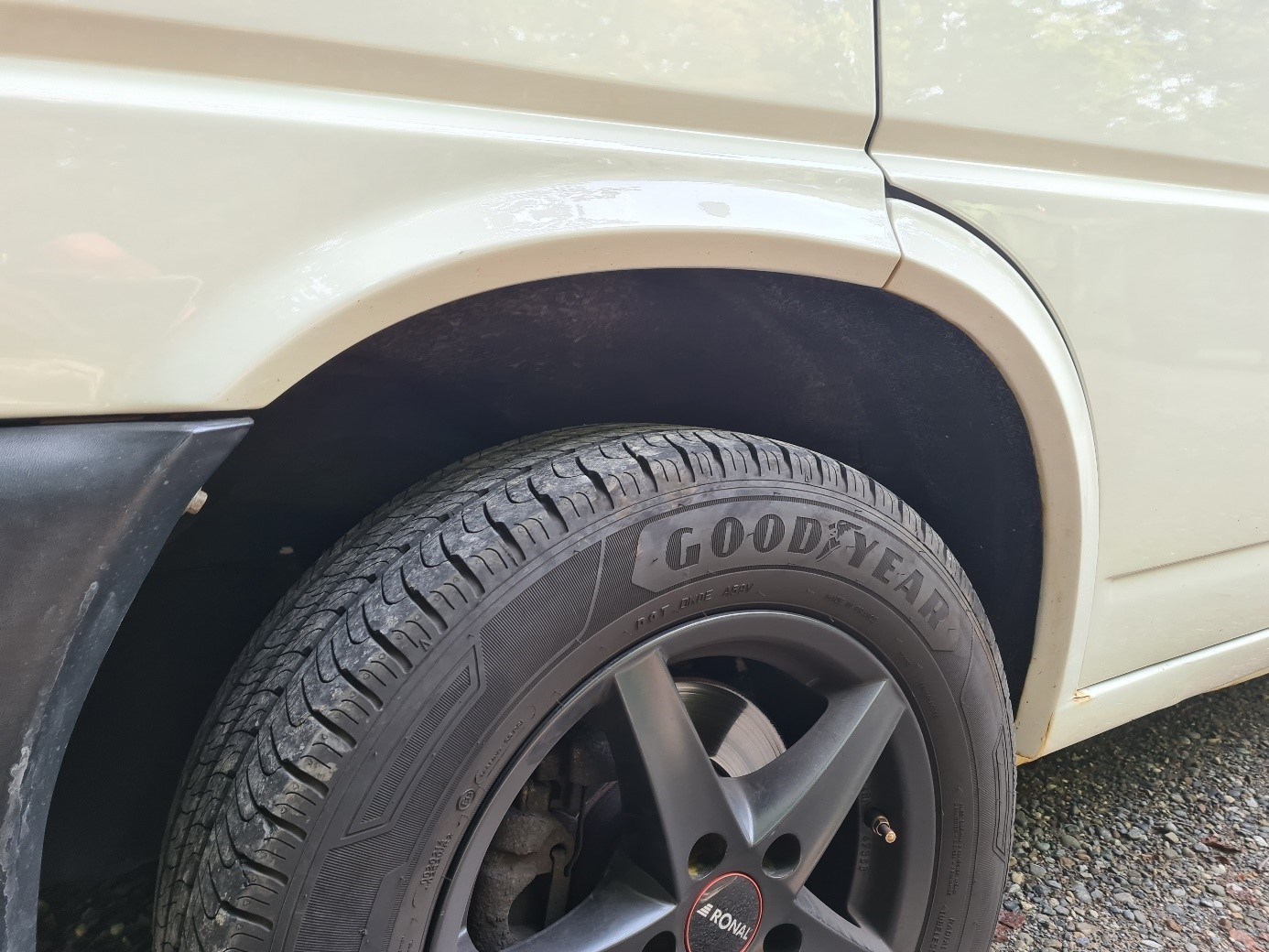 VW T4 Caravelle 2.5TDI syncro ABS-image-13