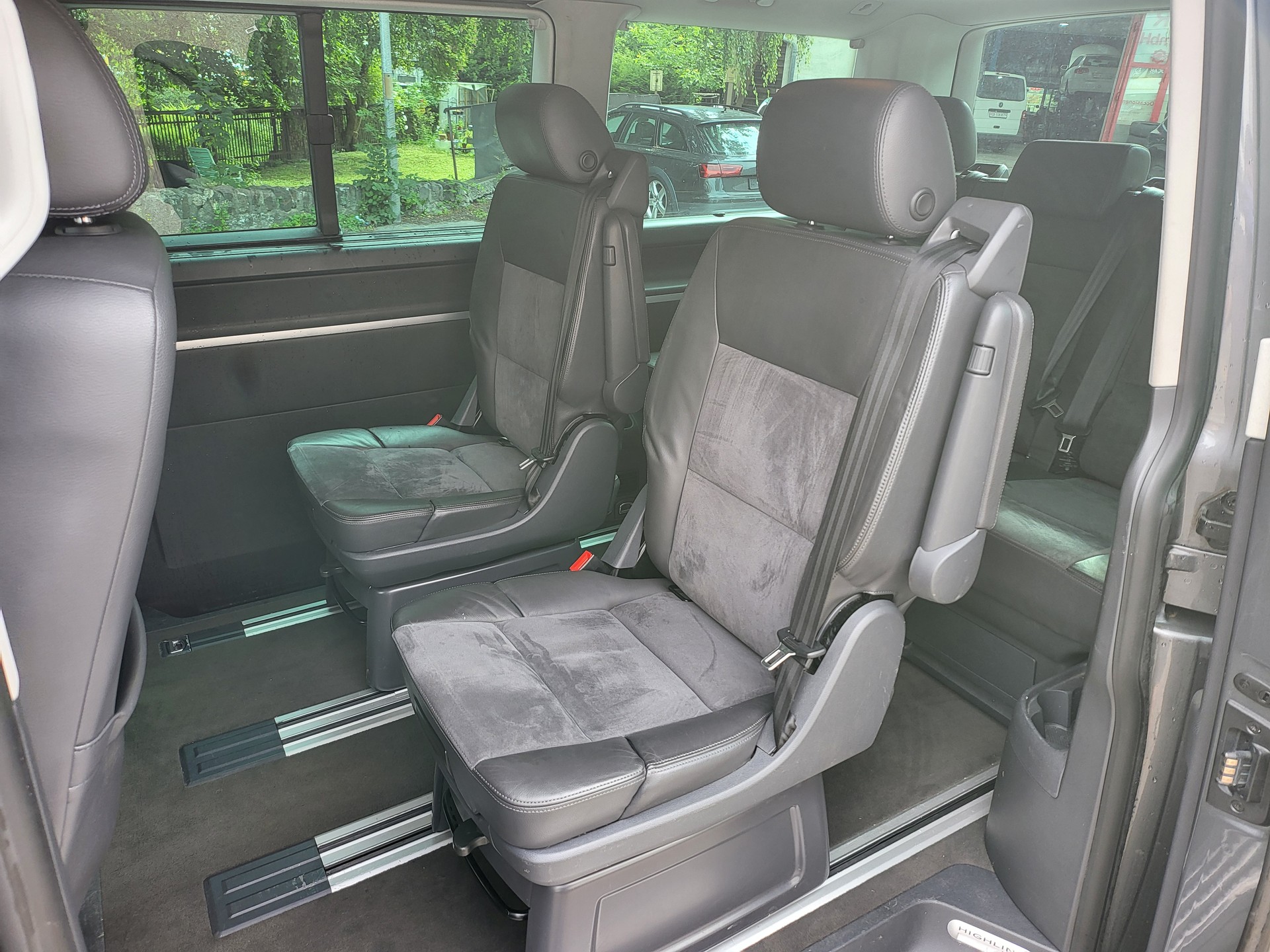 VW T5 Multivan 2.0 Bi-TDI CR Highline-image-9