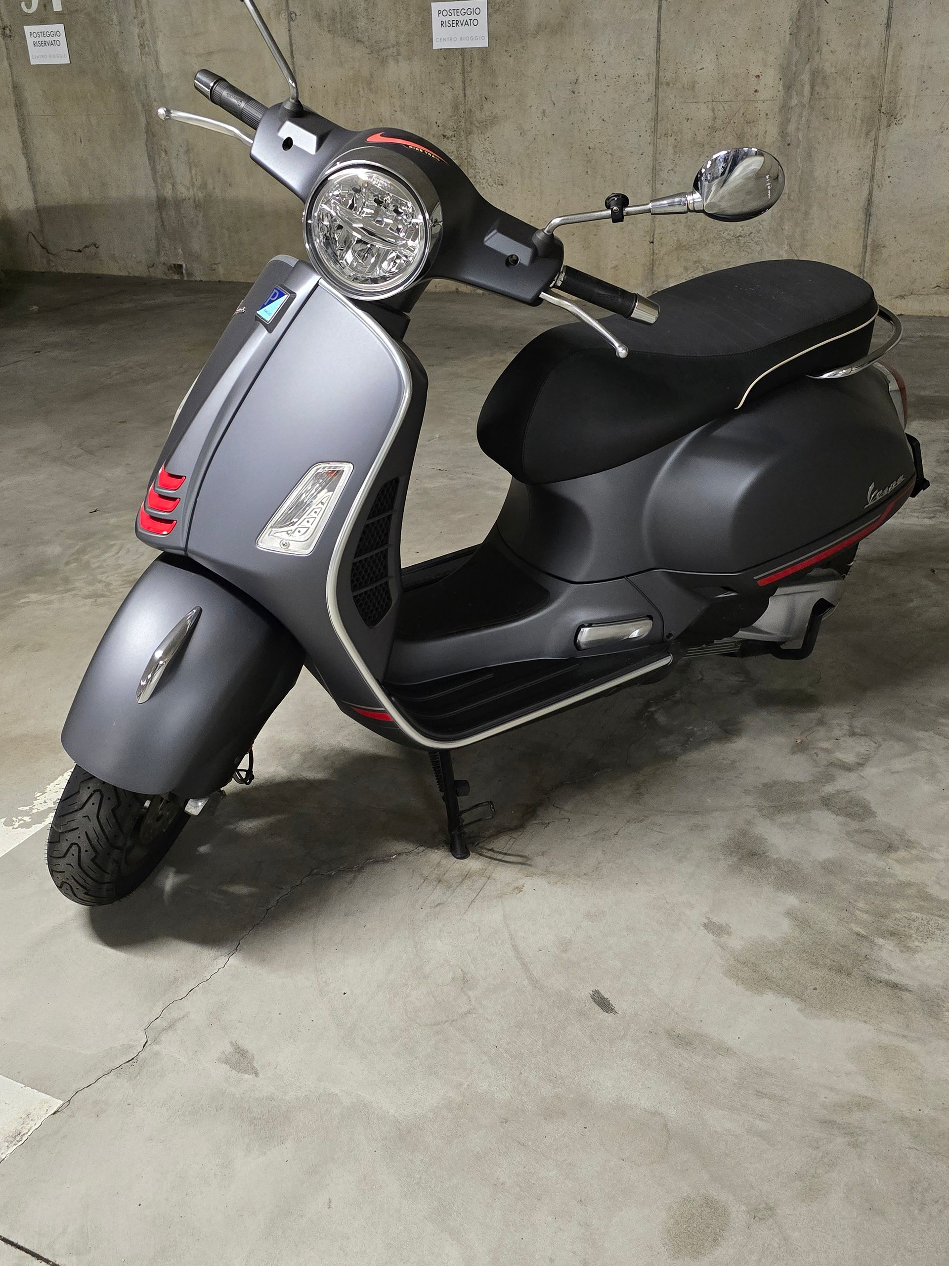 PIAGGIO Vespa GTS 300 Super Sport ABS-image-4
