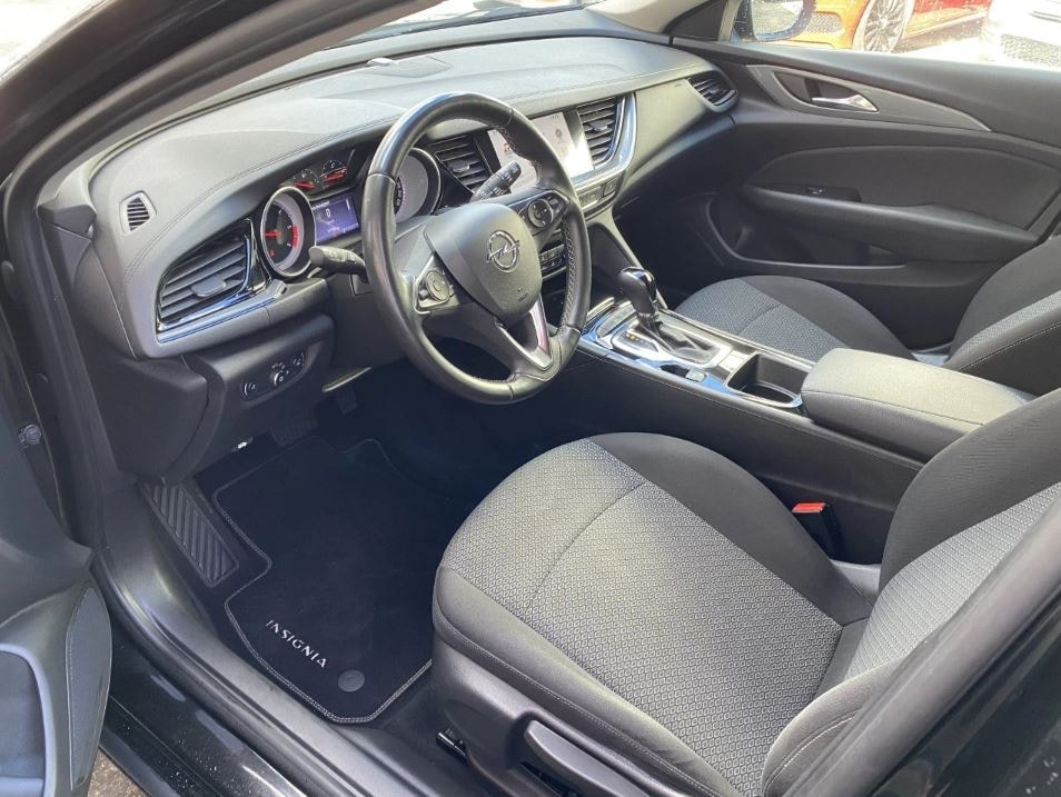 OPEL Insignia 2.0 CDTI Sports Tourer Edition Automatic-image-9