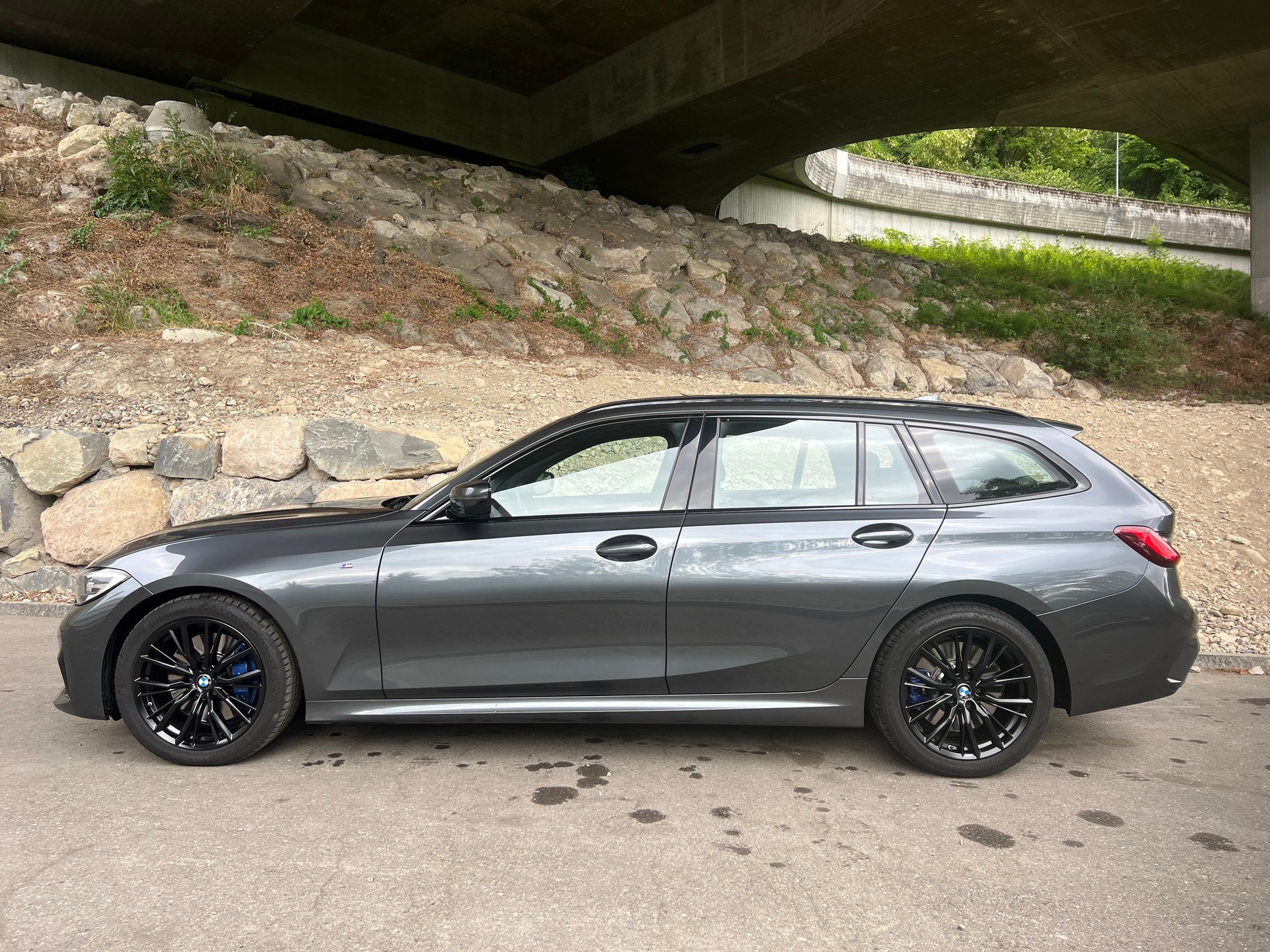 BMW 330i Touring xDrive Steptronic M Sport-image-2