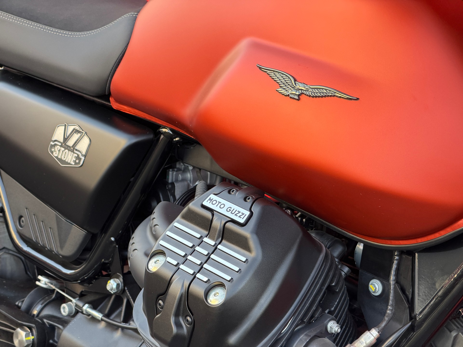 MOTO GUZZI V7 IV 850 Stone-image-10