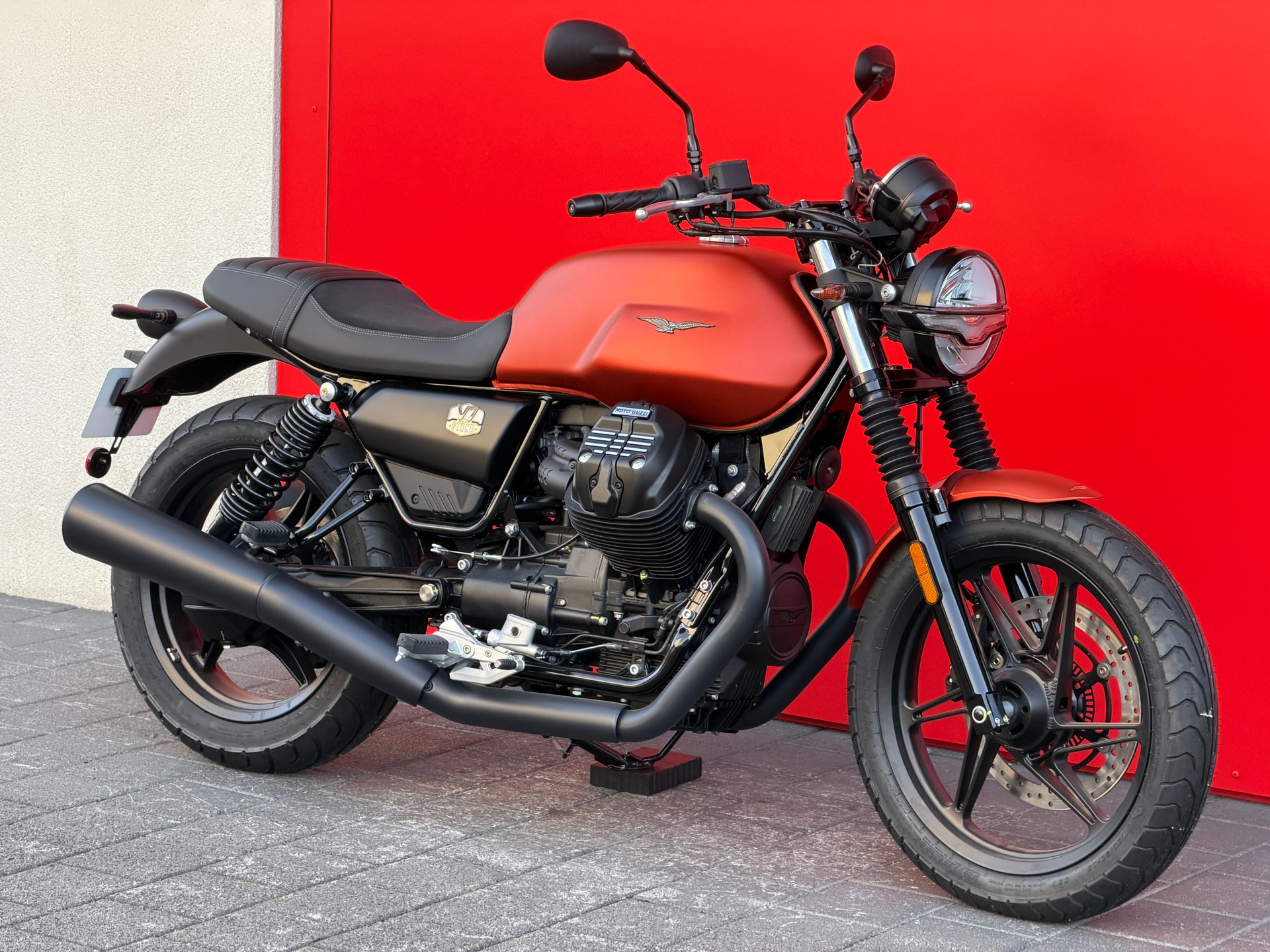 MOTO GUZZI V7 IV 850 Stone-image-9